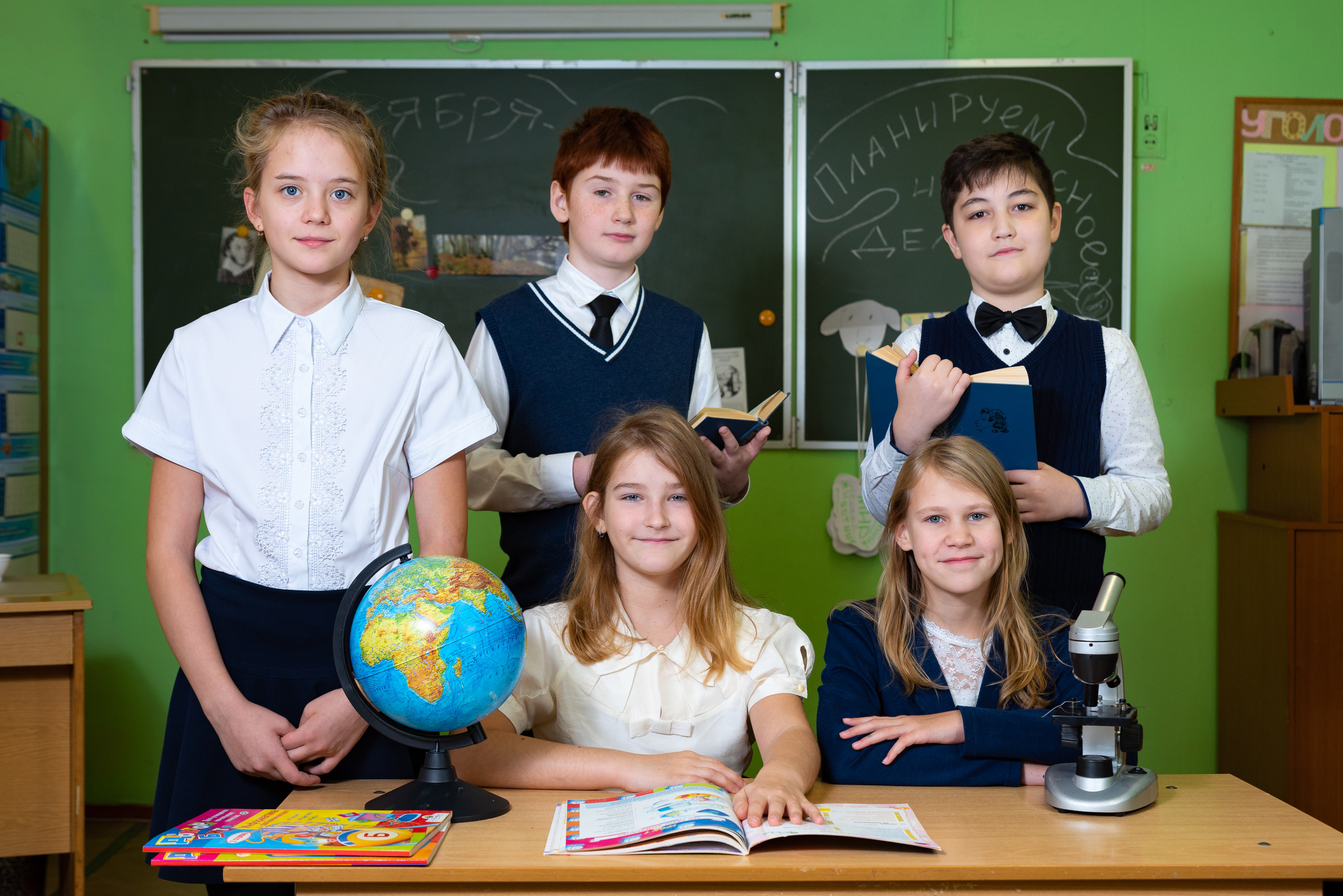 4 класс фотосессия в школе. Выпускные альбомы для детских садов и школ