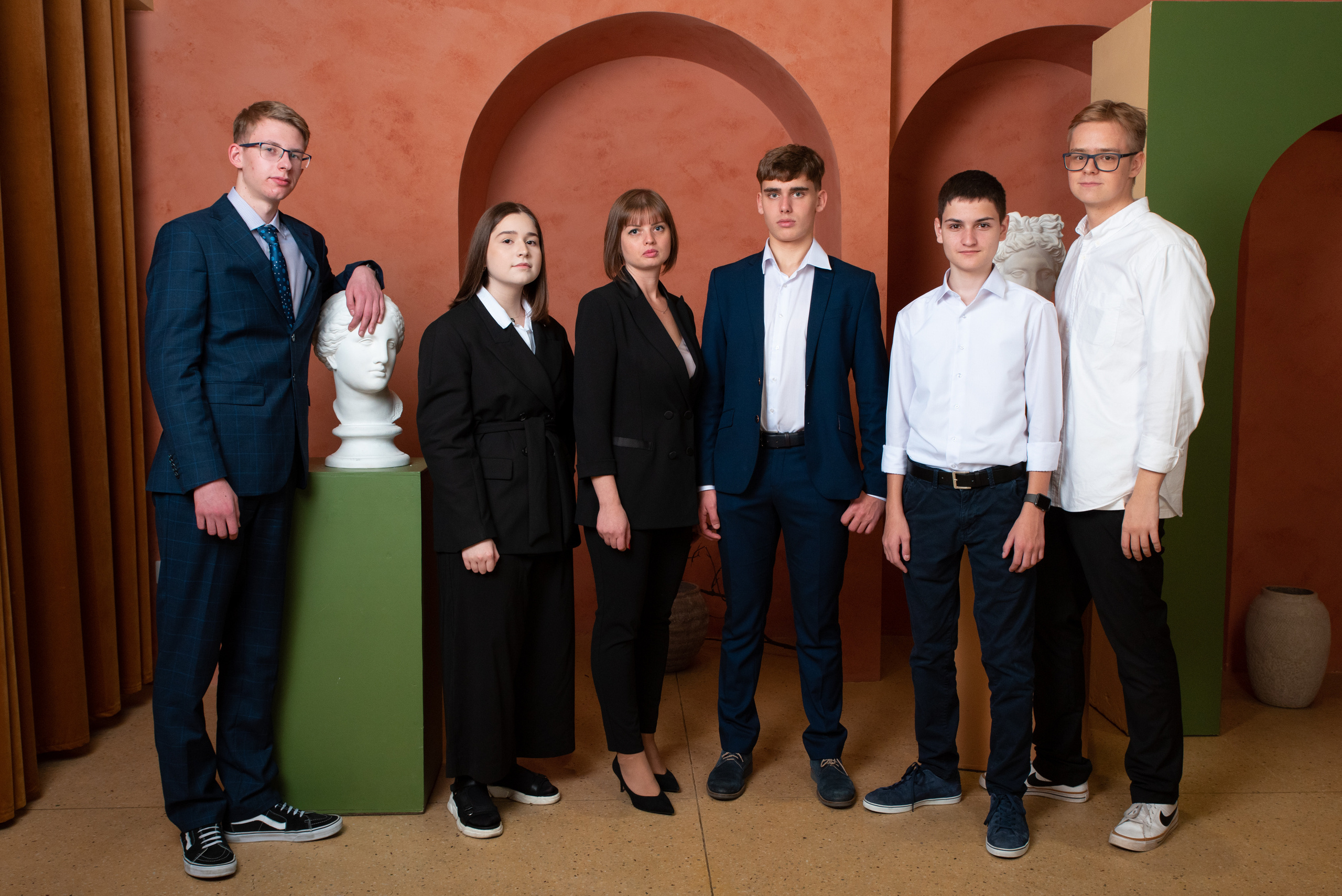 11 альфа. Выпускные альбомы для детских садов и школ