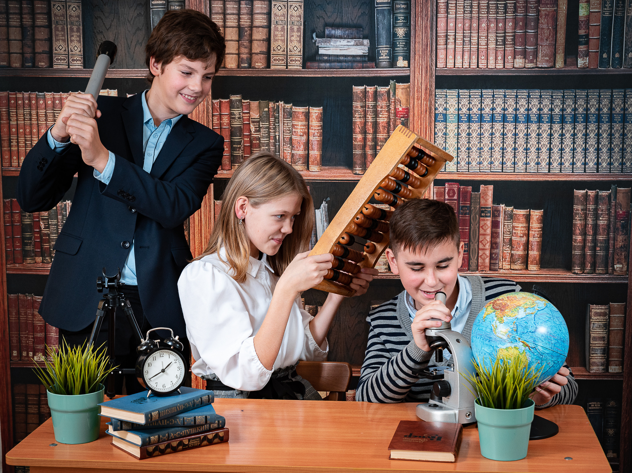 Выездная фотосессия 6 класс Библиотека. Выпускные альбомы для детских садов и школ