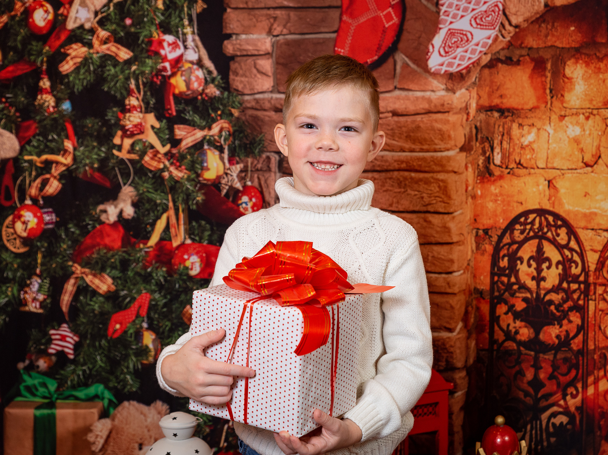 Выездная фотосессия ЗИМА у камина. Выпускные альбомы для детских садов и школ