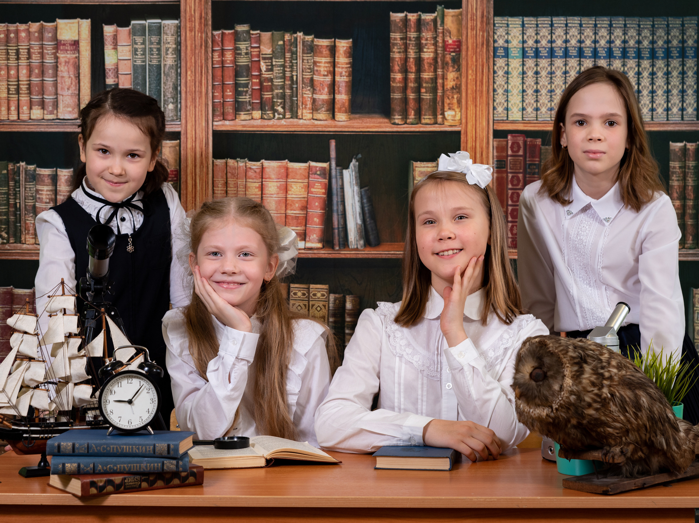 Выездная фотосессия 2 класс Библиотека. Выпускные альбомы для детских садов и школ