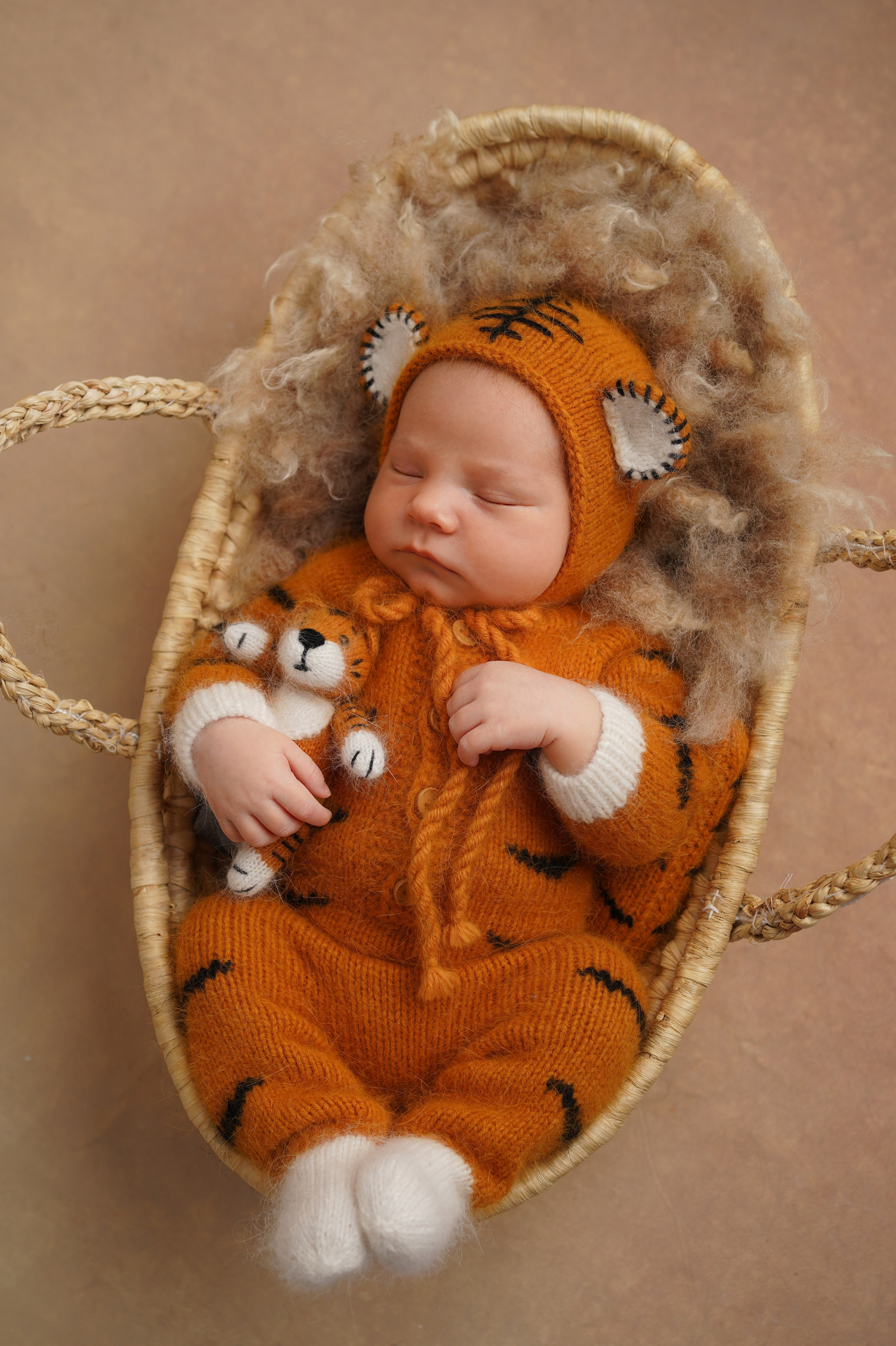 Детская фотосессия новорожденных мальчиков. Детский фотограф и фотограф новорожденных в Калининград Оксана Иваний
