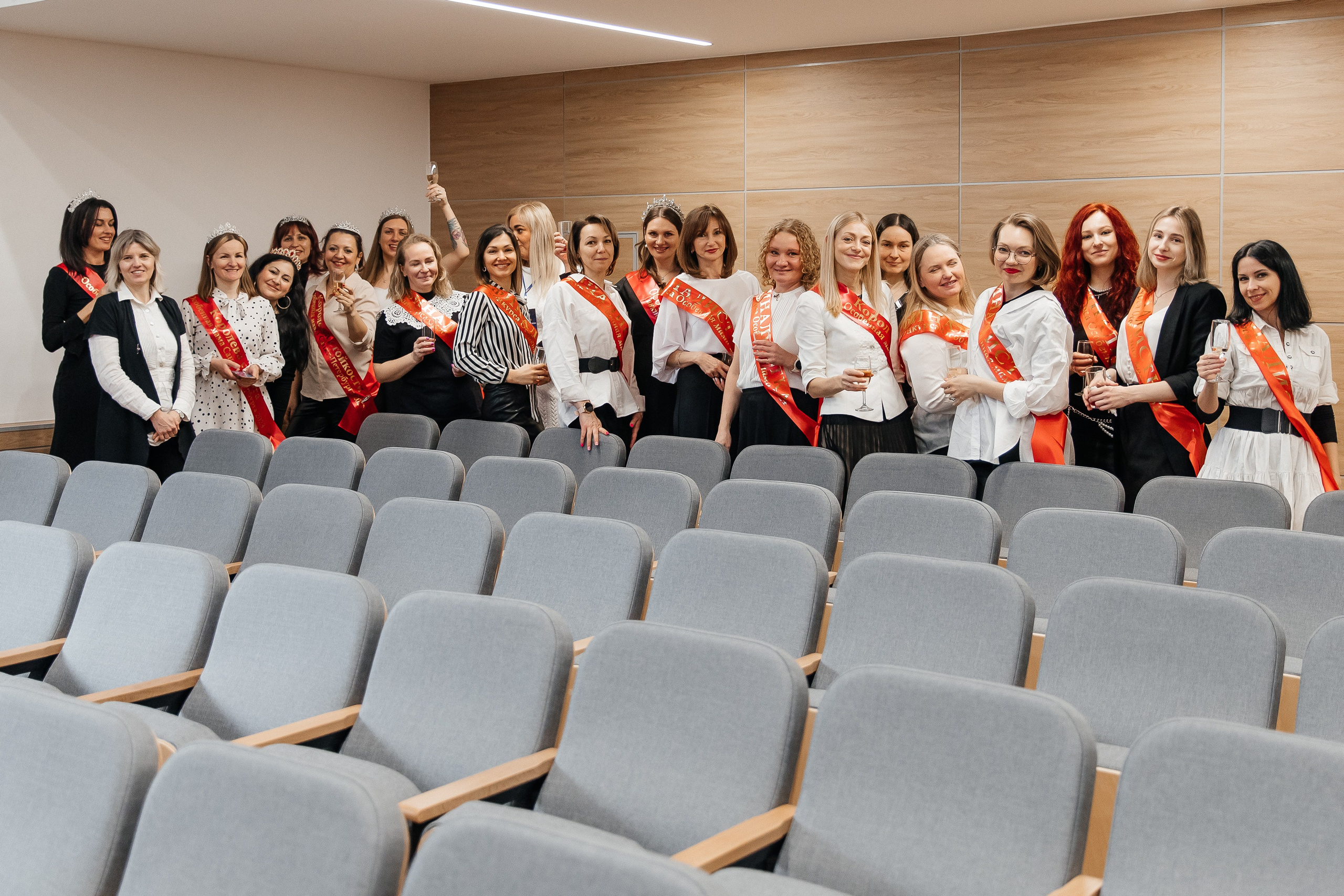 Конкурс красоты и материнства «Особенная мама 2024». Открытие. Фотограф в Санкт-Петербурге Алена Сертакова