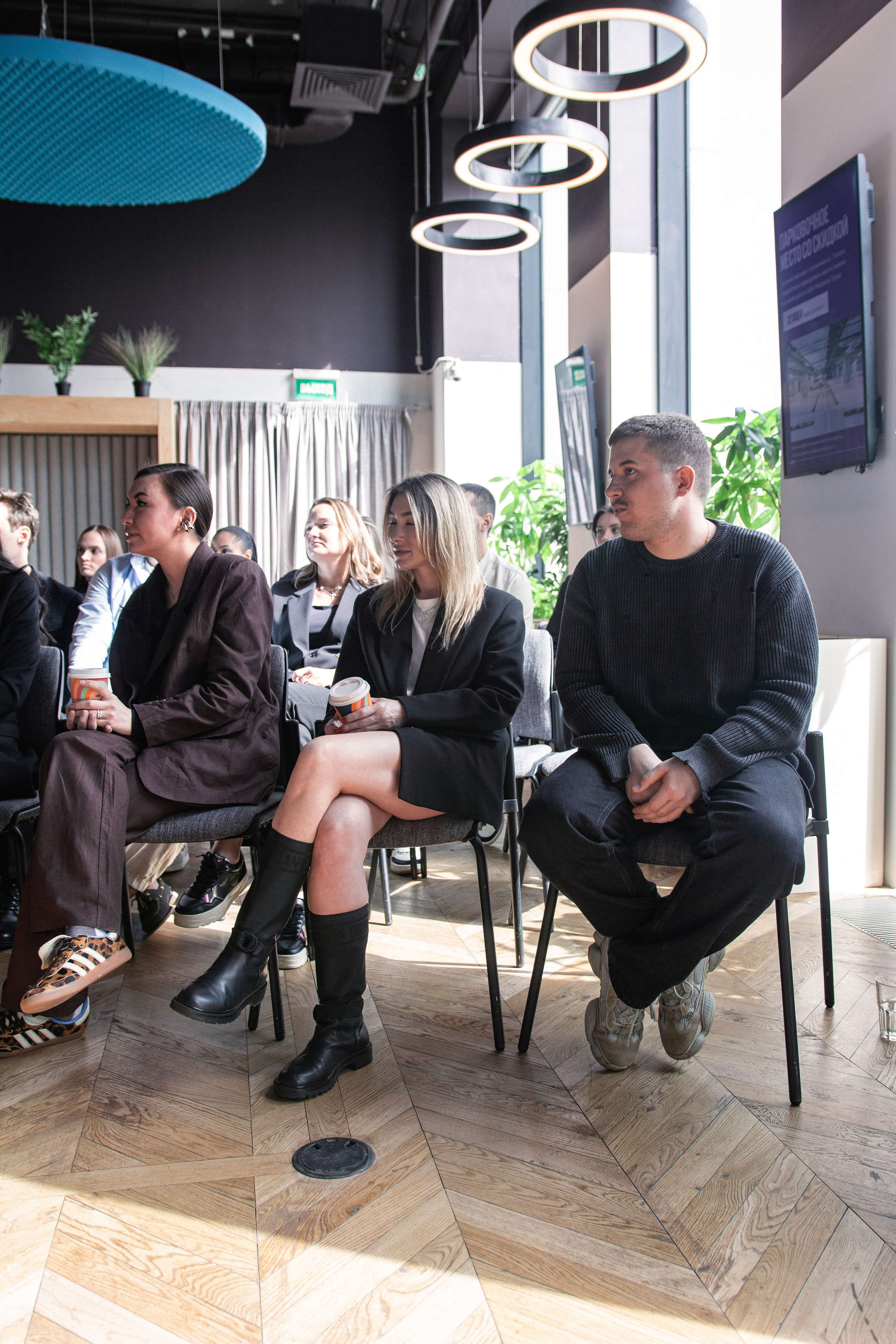 Планерка компании недвижимости. Фотограф Москва — личные фотосессии, лавстори в студии