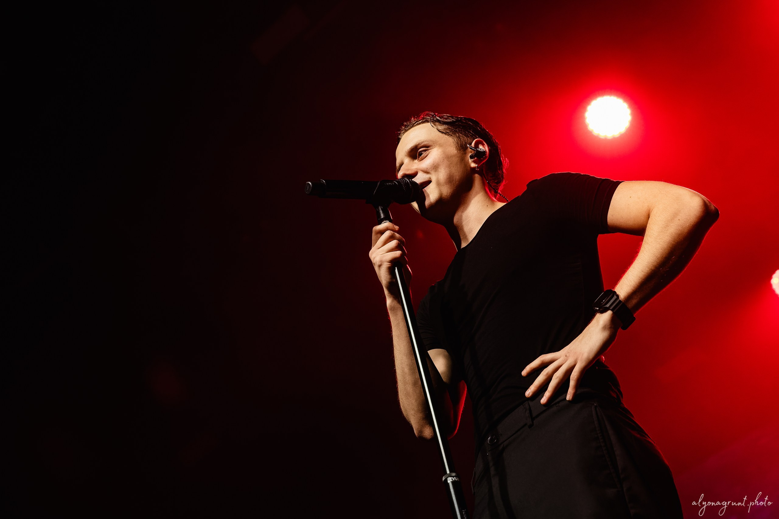 Ваня Дмитриенко, фоторепортаж СПб, A2, 23.10.2025. Алена Адрианова: фотограф в Санкт-Петербурге