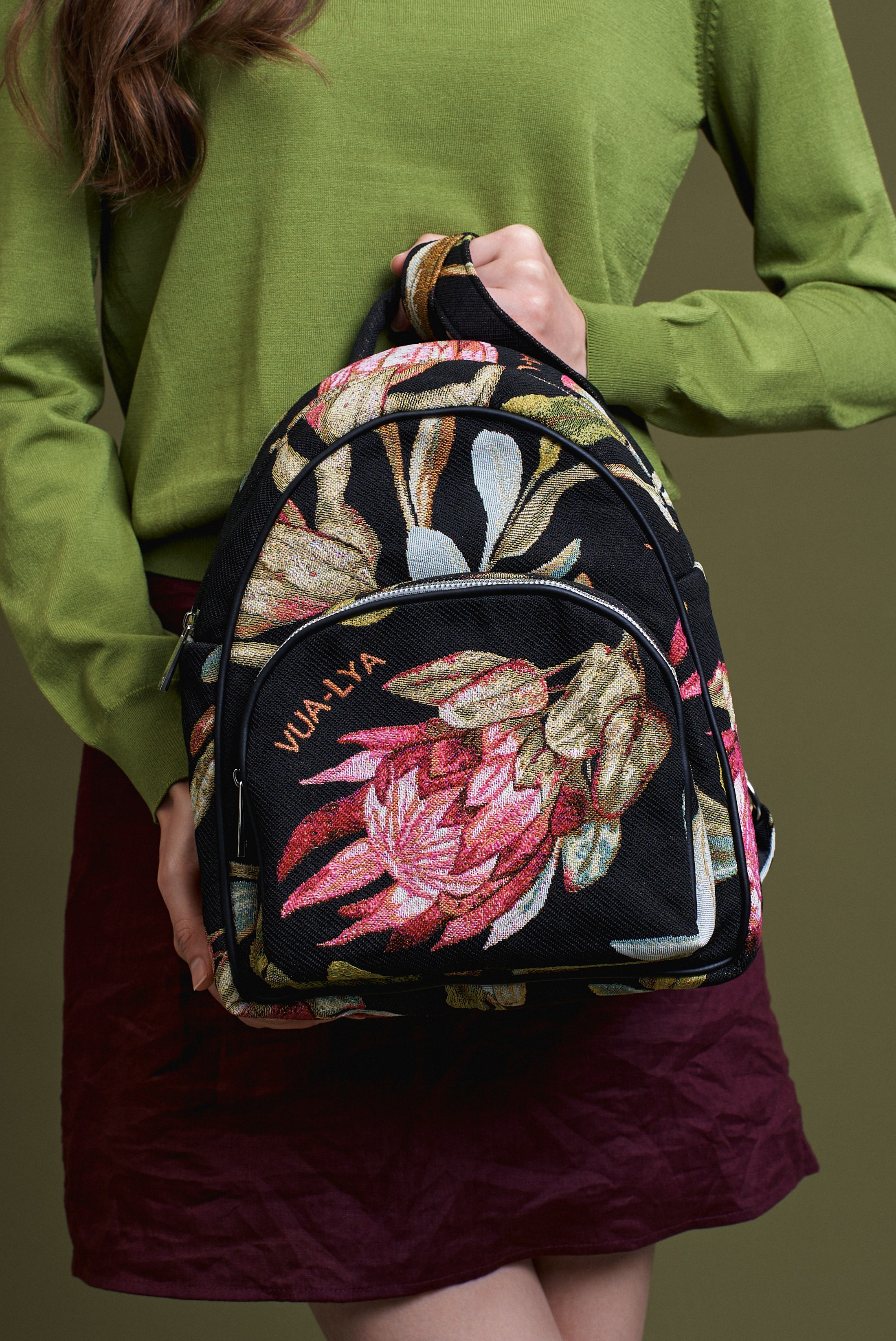 Каталог не на белом фоне. Фото и видео для брендов и бизнеса