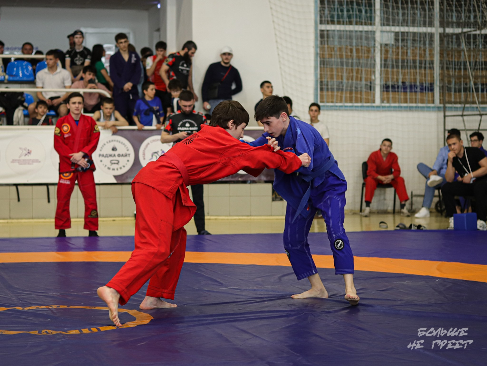 ПЕРВЕНСТВО УРФО ПО СПОРТИВНОЙ БОРЬБЕ ГРЭППЛИНГ И ГРЭППЛИНГ-ГИ. Больше не греет