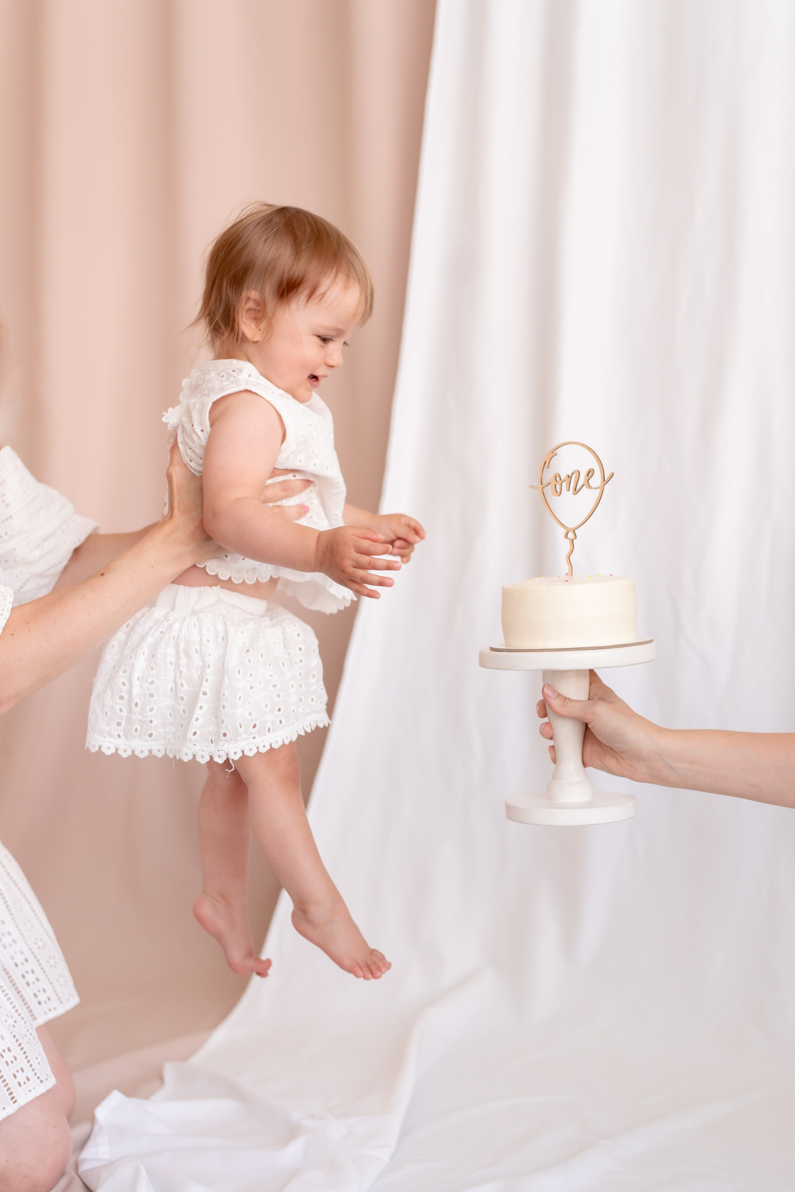 Крушение торта, Smash cake. Детская, семейная фотостудия в Санкт-Петербурге ТЕПЛО
