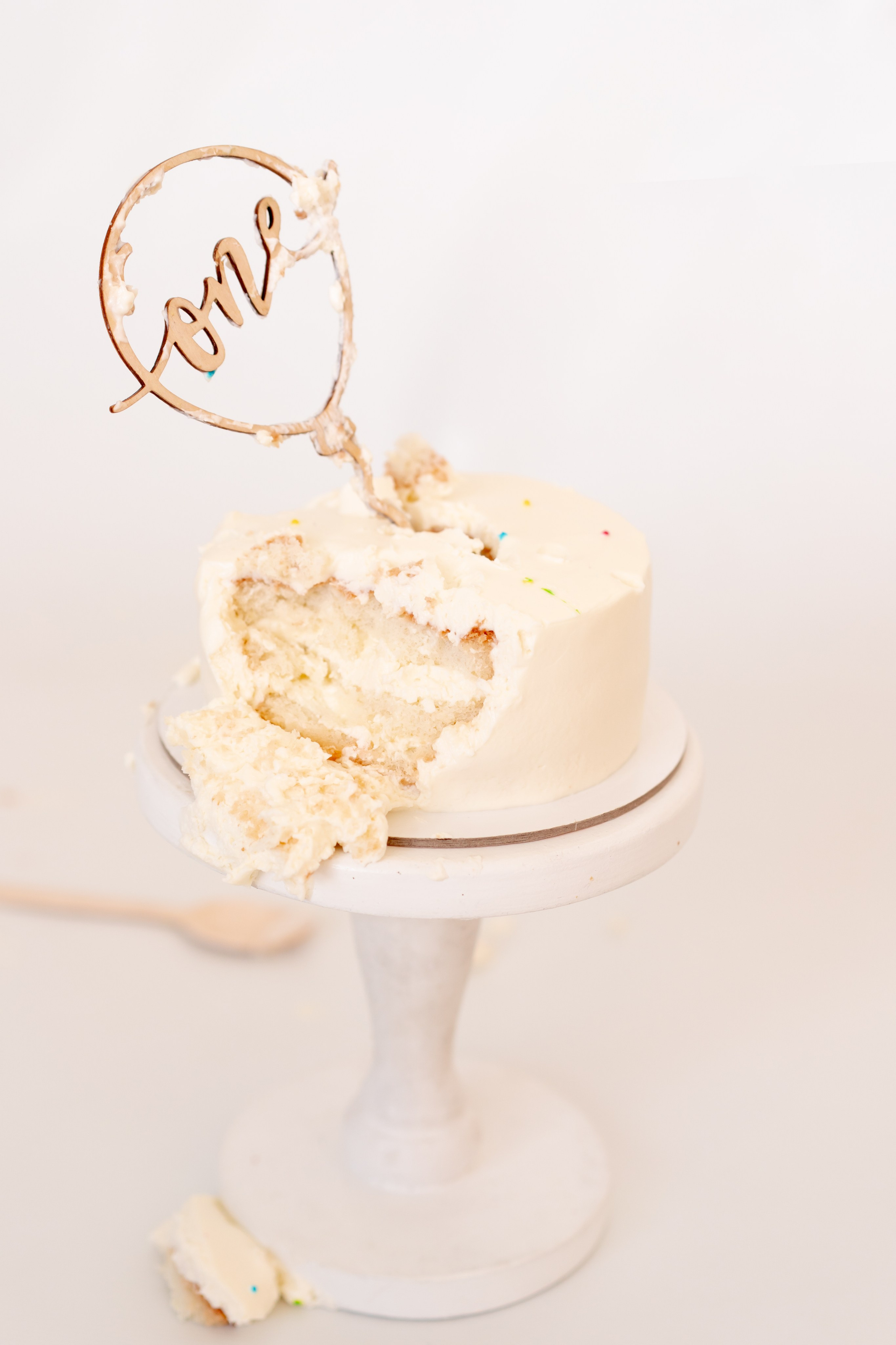 Крушение торта, Smash cake. Детская, семейная фотостудия в Санкт-Петербурге ТЕПЛО