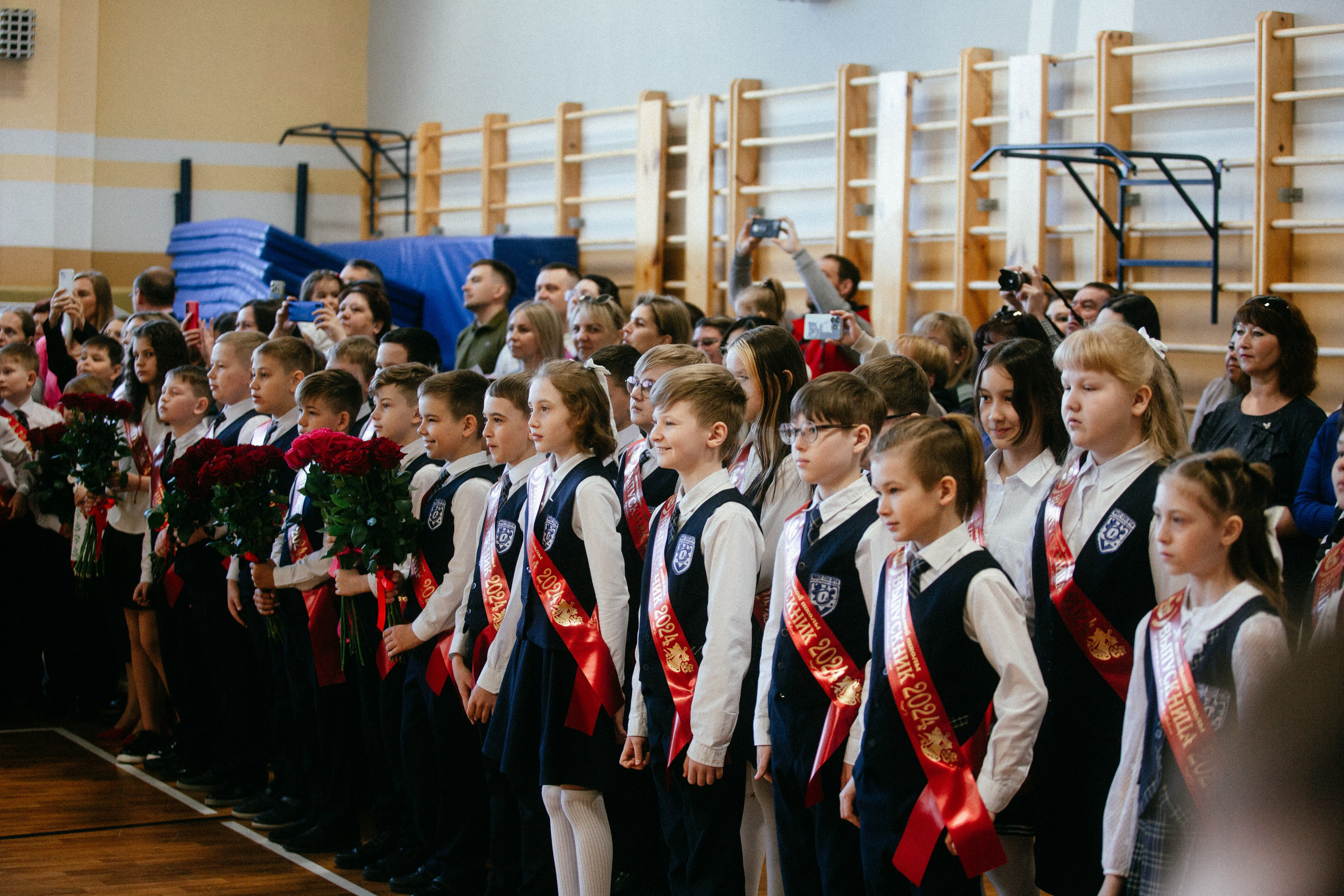 Выпускной в начальной школе. Арт-фотограф Крис Л. в Тобольске: портрет, семейные, свадьбы