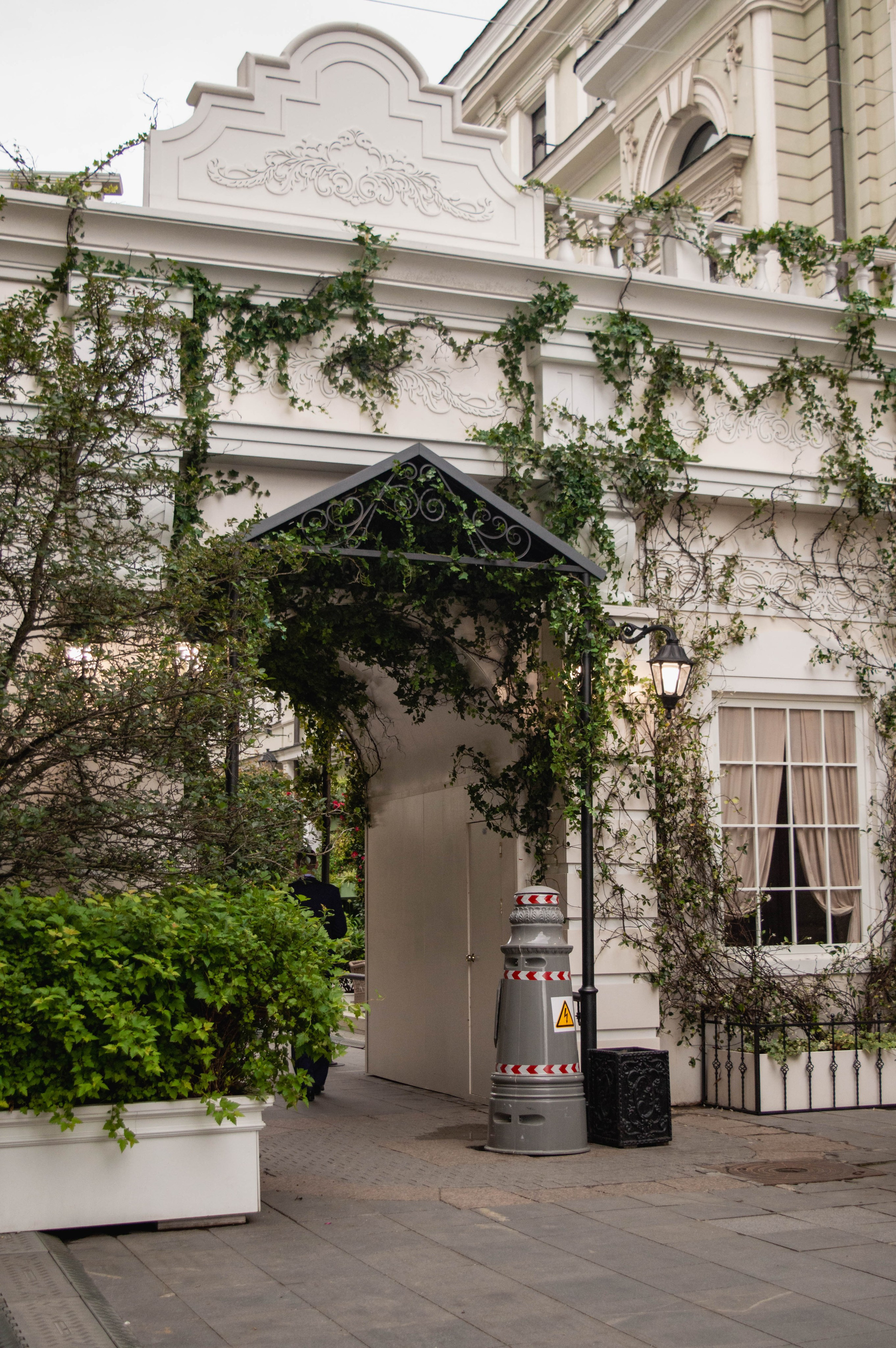 Типология «Стикербомбинг в городе». Фотограф Анастасия Лощакова в Москве