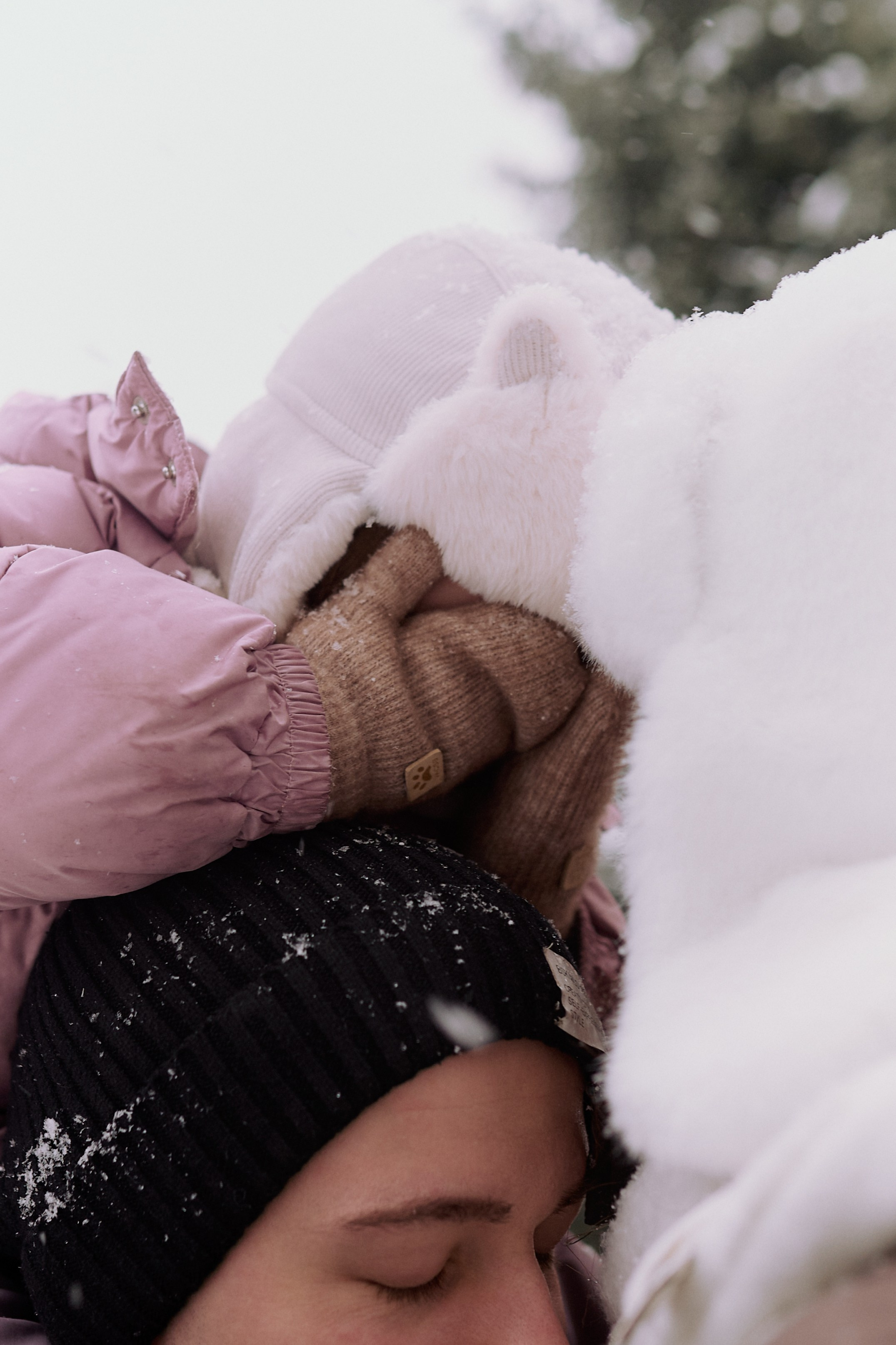 Андрей, Леся и Василиса в снежном парке. Семейный и свадебный lifestyle-фотограф в Москве Мария Петрова