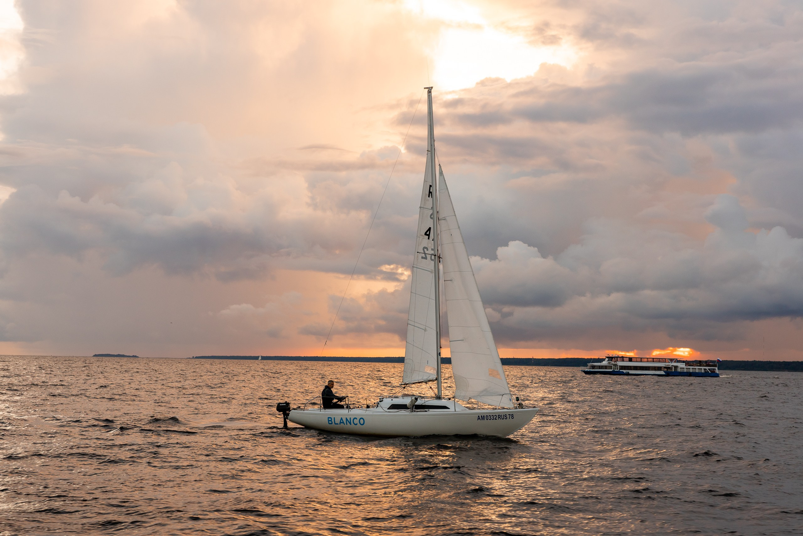 Экскурсия на двухпалубном теплоходе по Неве. Фотограф в Санкт-Петербурге — Сергей Петров