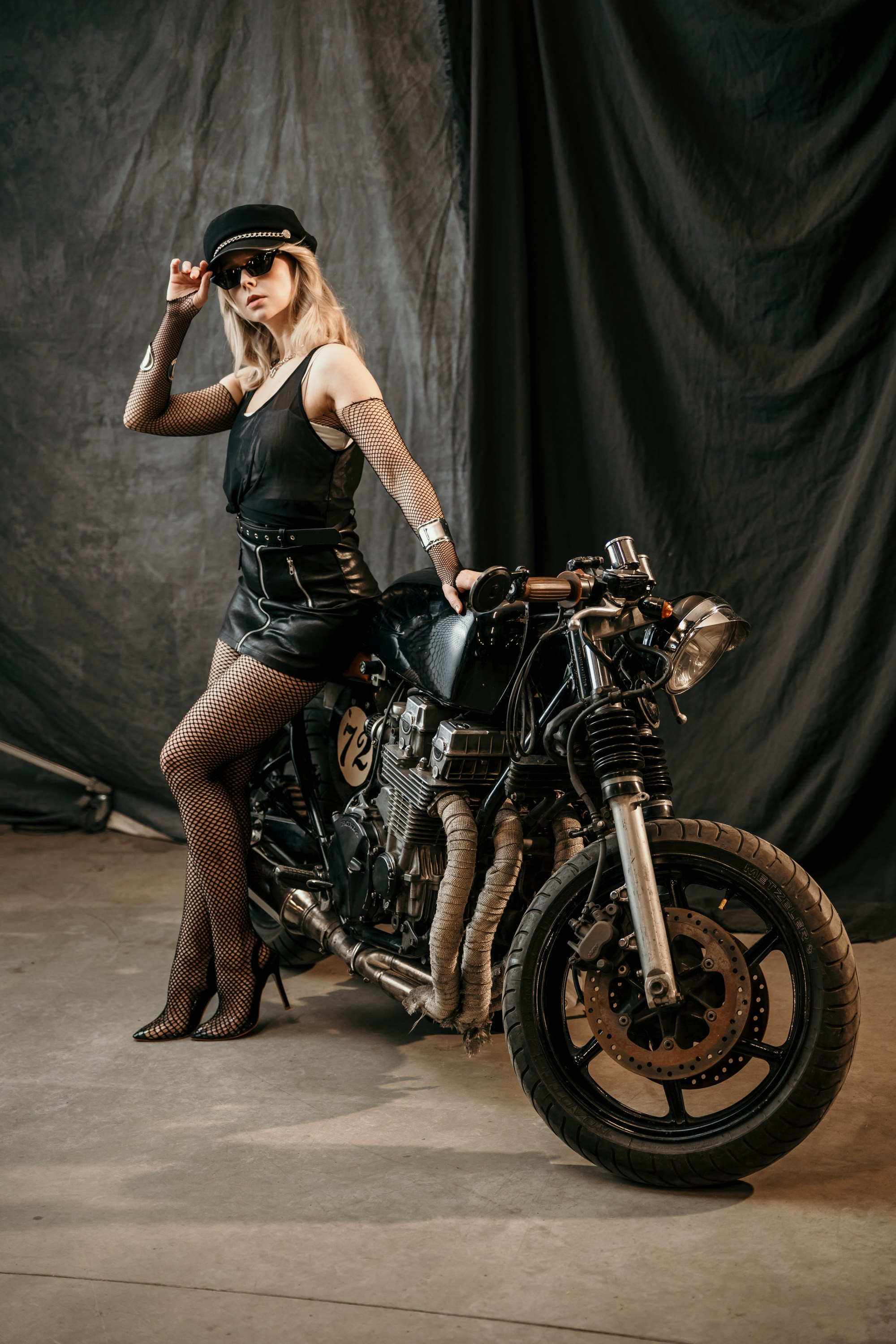 Фотосессия на мотоцикле в Санкт-Петербурге. Свадебный, семейный, портретный, репортажный фотограф в Санкт-Петербурге
