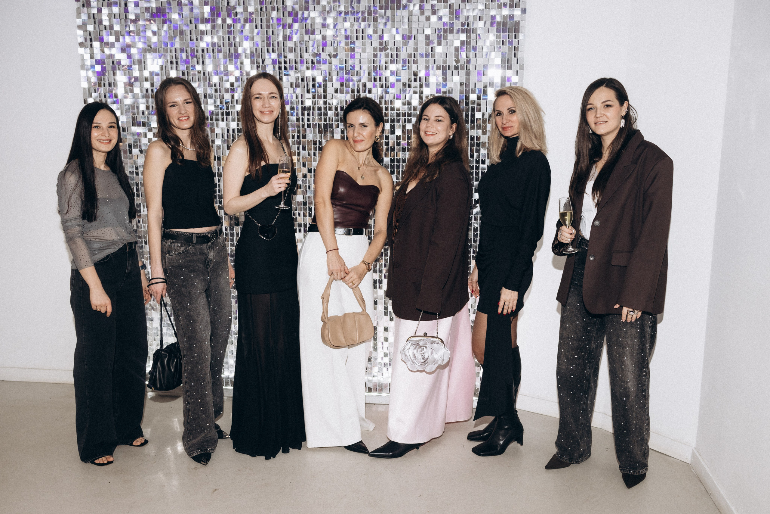 Встреча девочек из чатика. Фотограф Артем Бросов в Санкт-Петербурге и Дубае