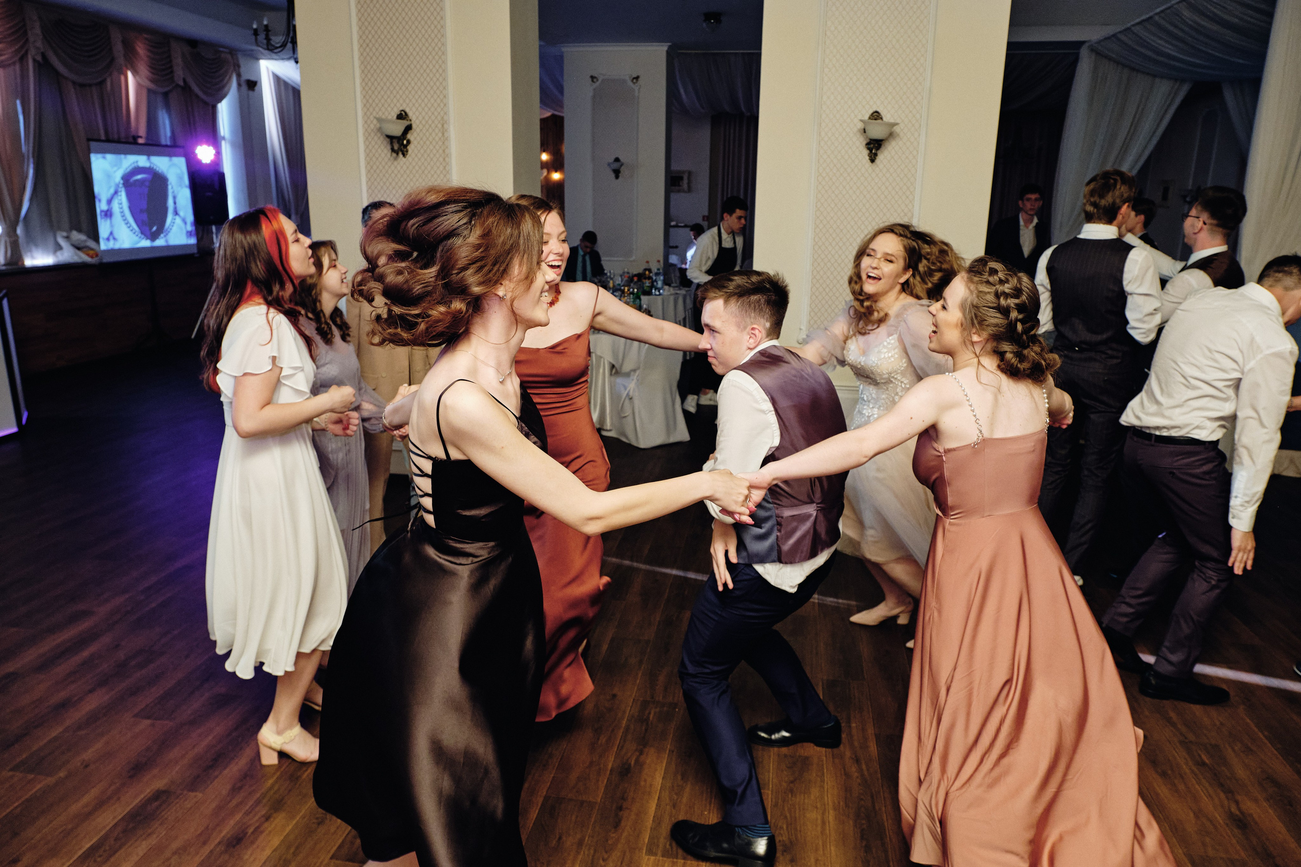 Фотограф на выпускной в СПб. Семейные и свадебные фотосессии в СПб, в студии, на улице, на природе