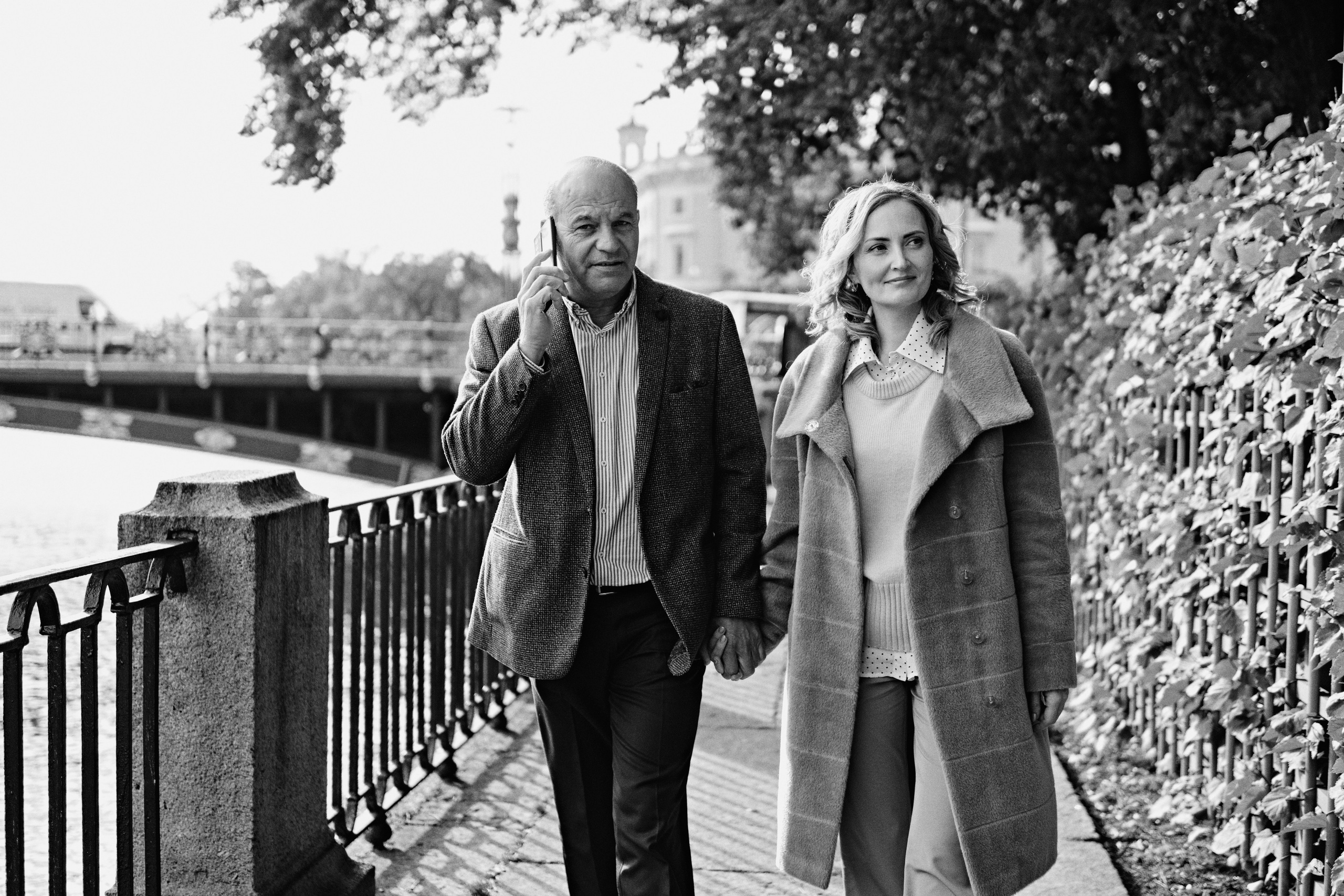 Профессиональный фотограф для уличной фотосессии в СПб