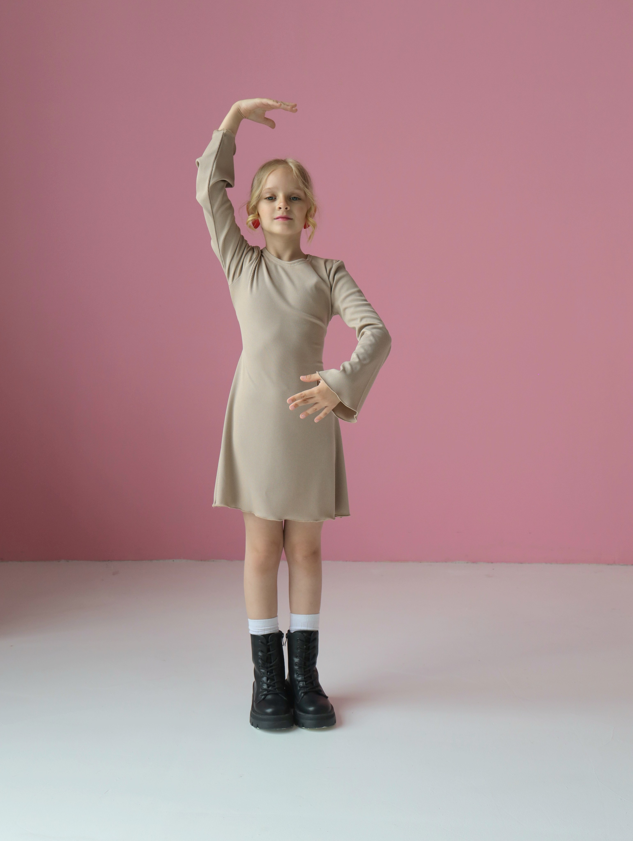 Каталожная съемка детской одежды для маркетплейса. Фотограф в Новосибирске Анна Полторацкая