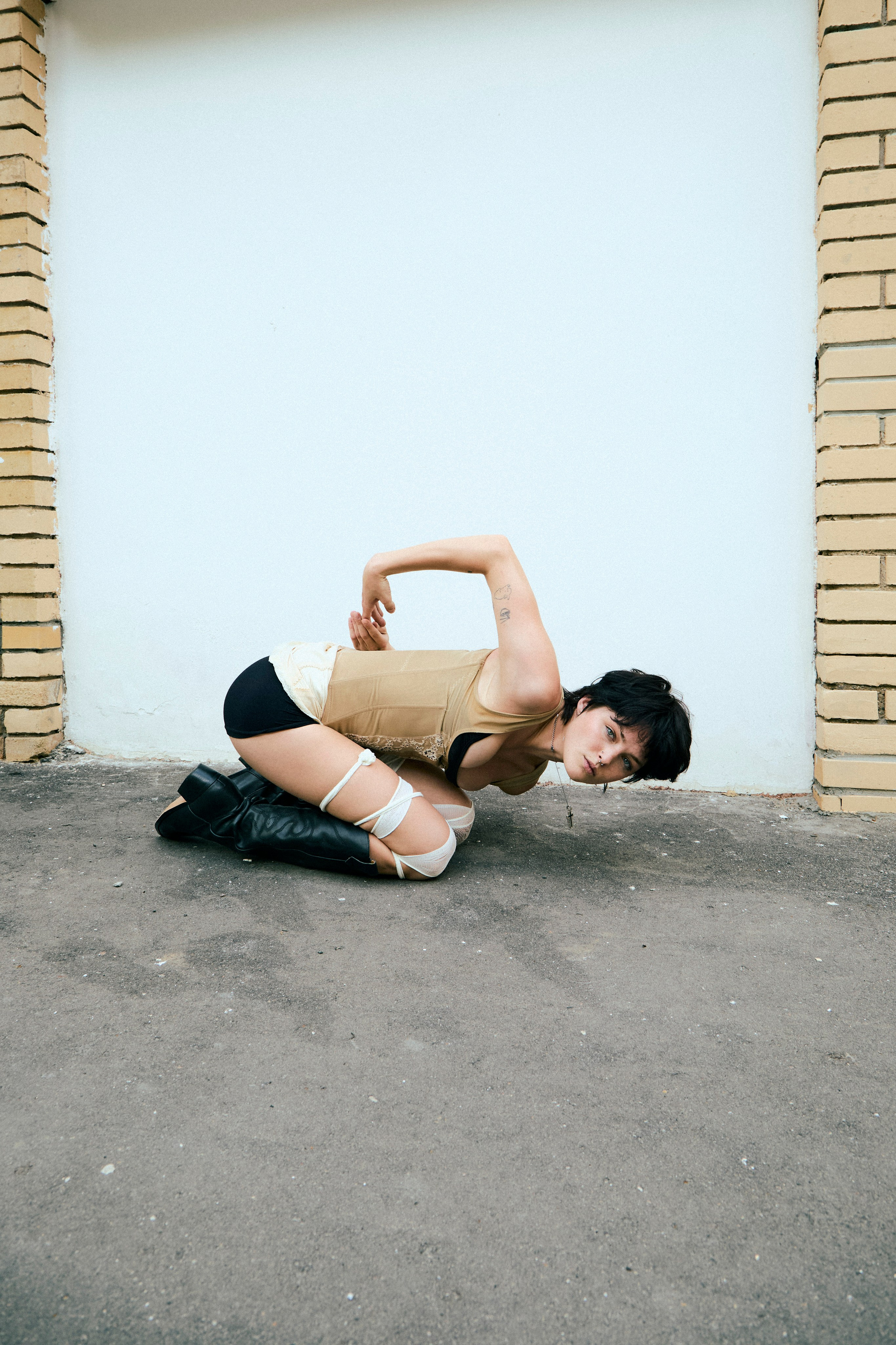 Alan (lumpenmen). Arina Kharakhashian