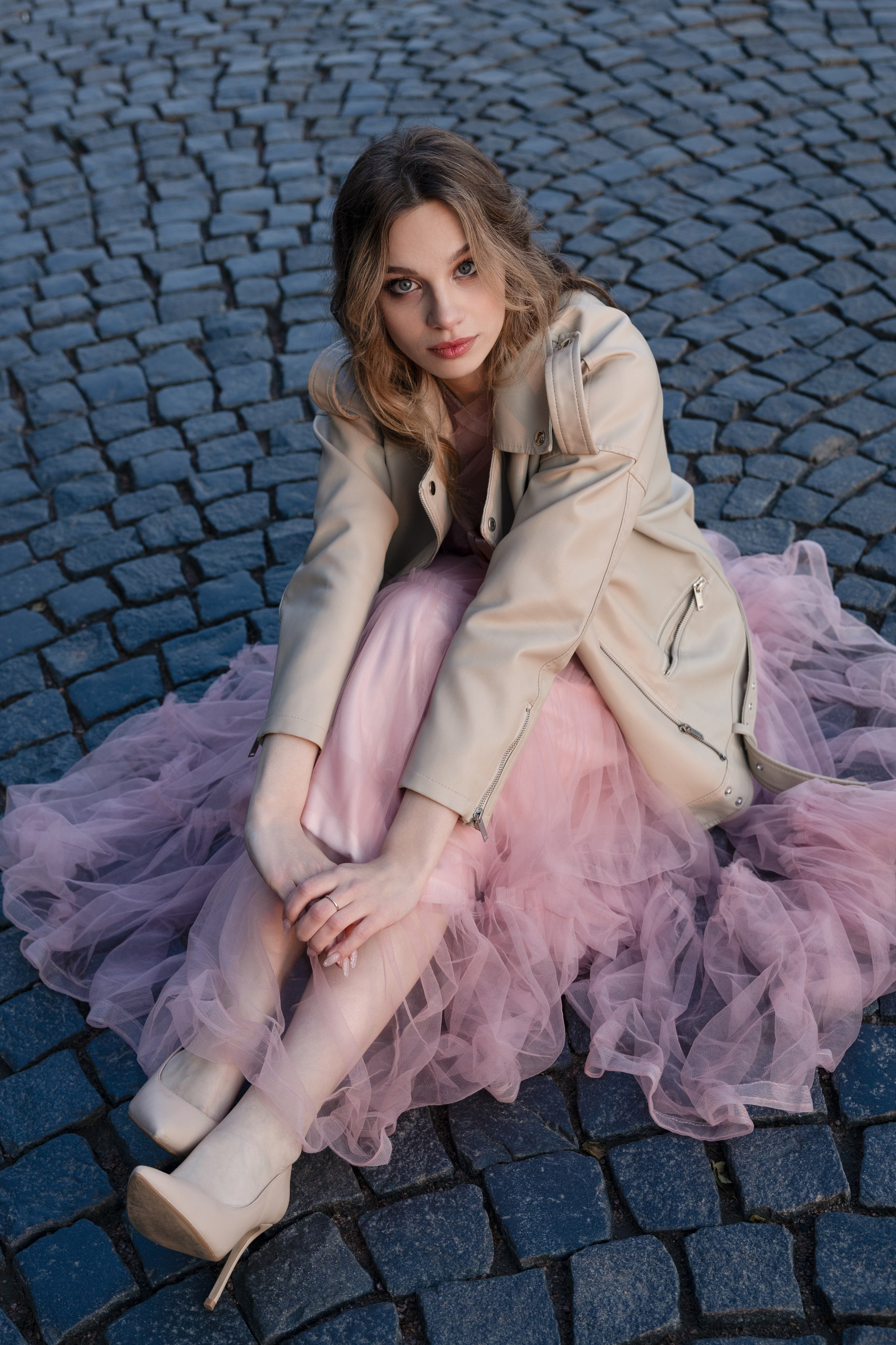 Фотопрогулка на фоне разведенных мостов. Белые ночи Питера. Фотограф в Санкт-Петербурге Вагнер Юлия