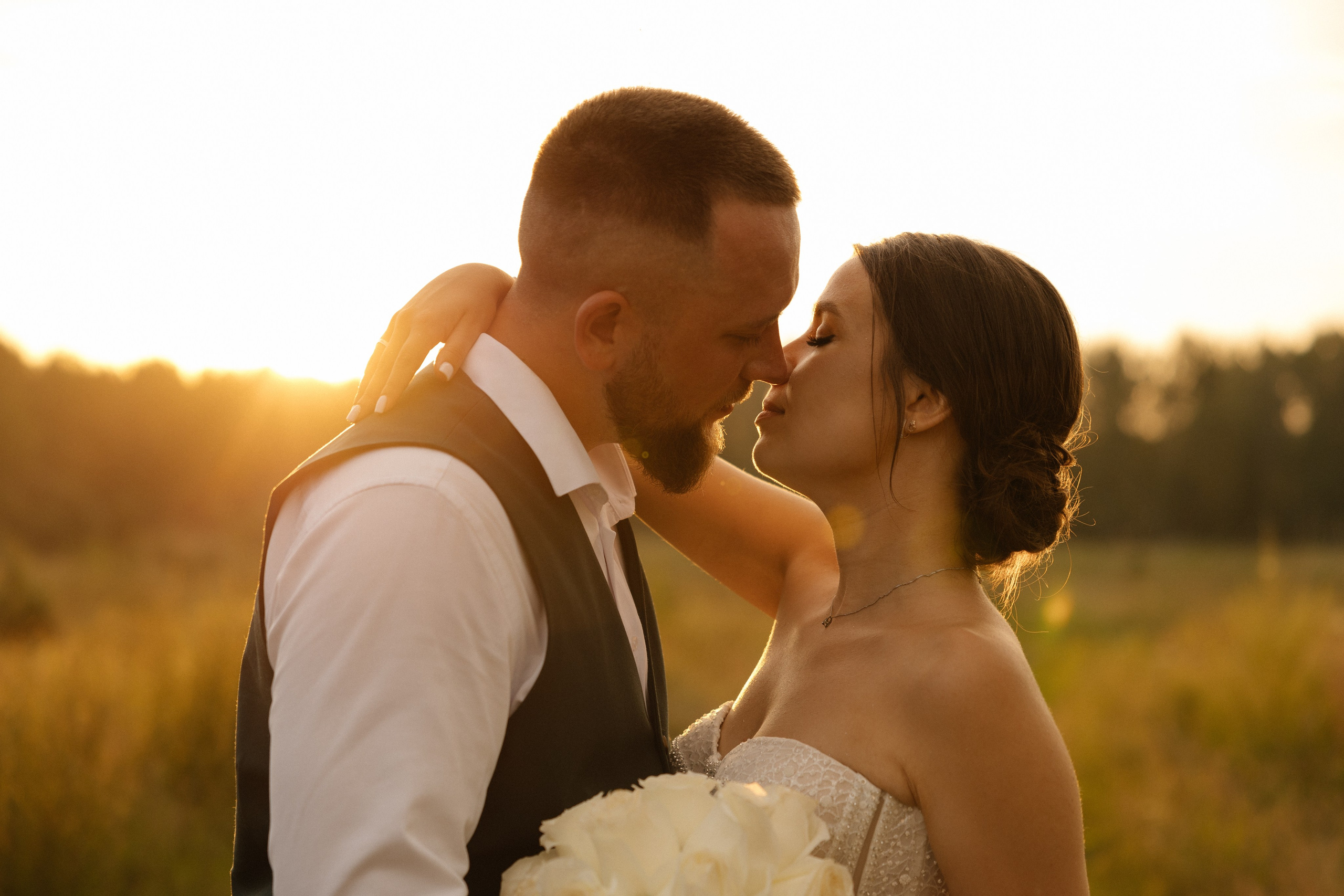 Свадебная история. Лесной Виладж. Свадебный и семейный фотограф Рассказова Виктория