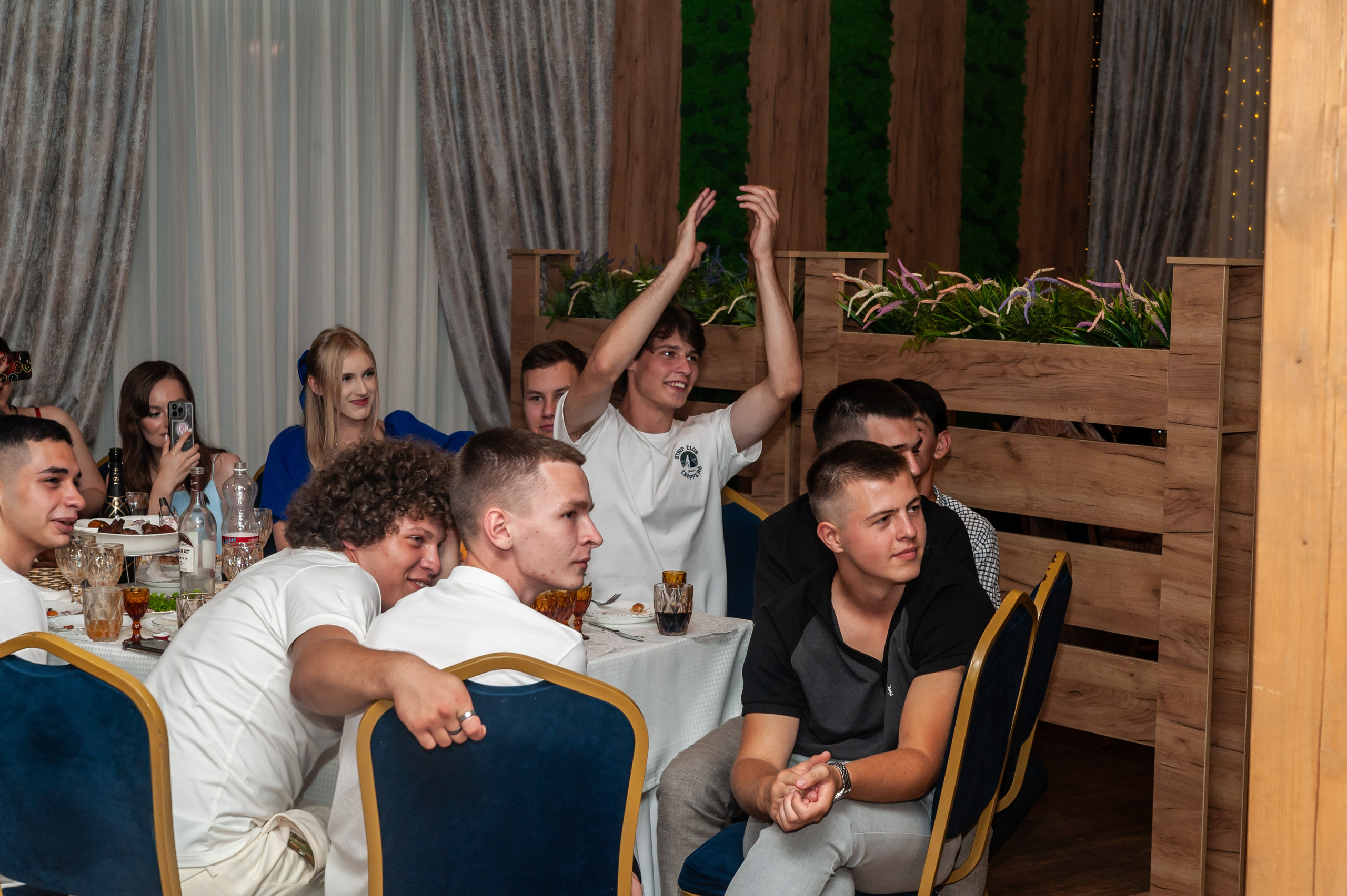 Выпускной МАОУ СОШ № 17 им. Эдуарда Есаяна. Свадебный и семейный фотограф Денис Лукьянов в Краснодаре, Краснодарском крае и Республике Крым