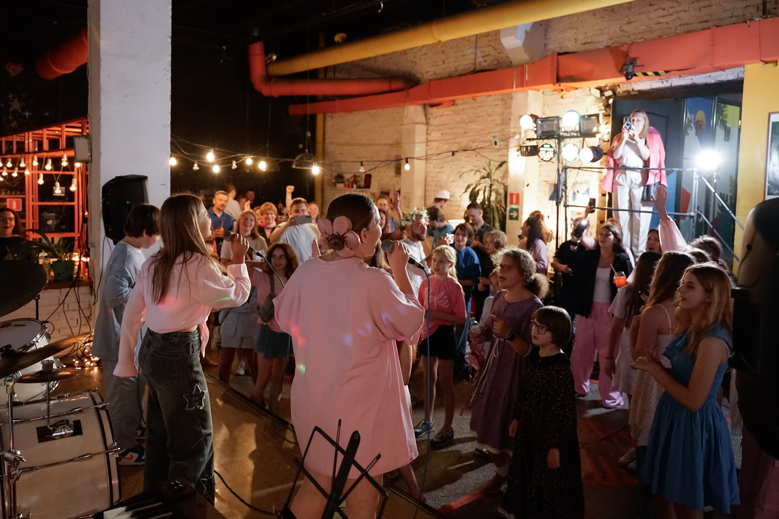 Репортажная съемка частной вечеринки в лофте