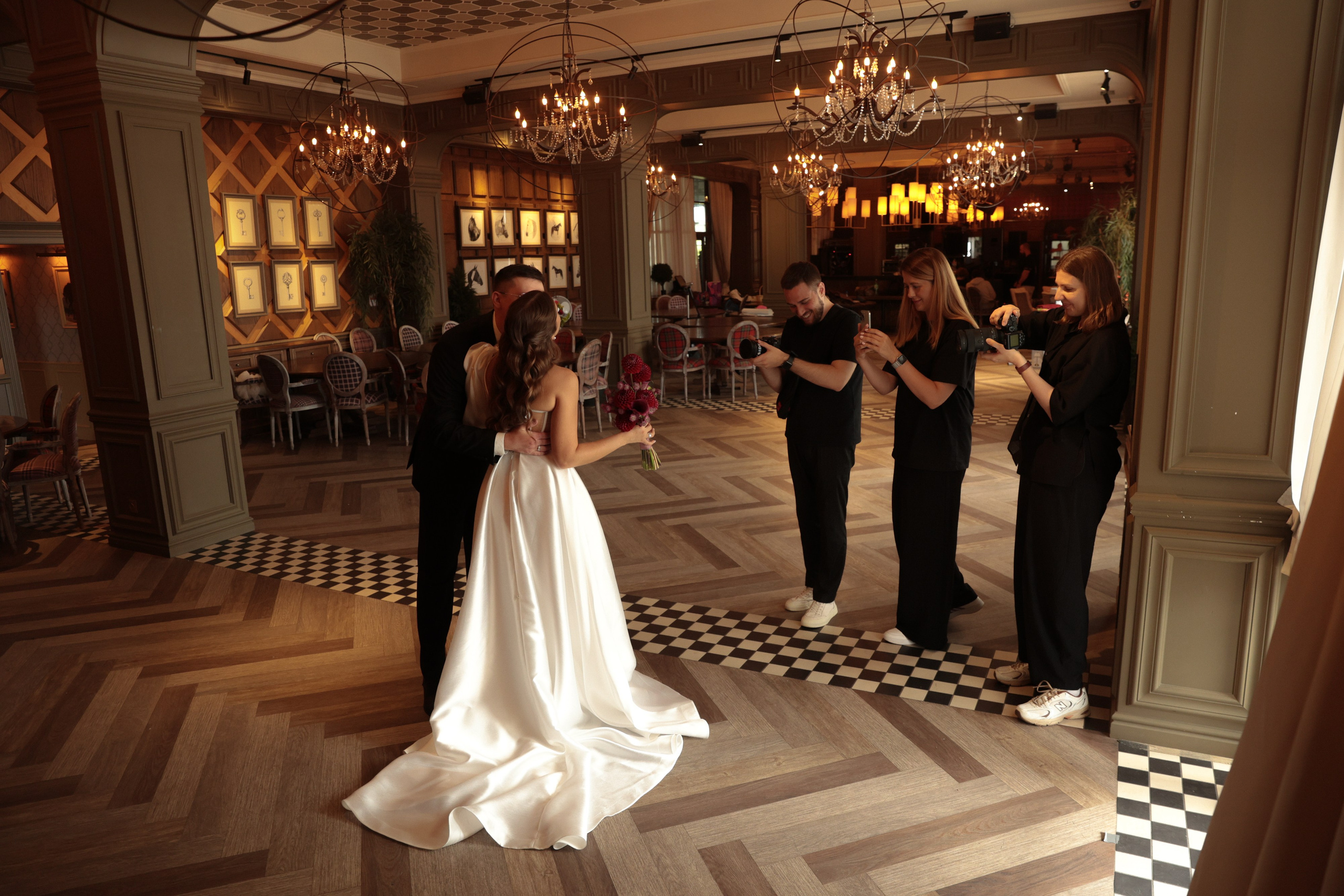 20|08|25 Backstage. On Emotions агентство