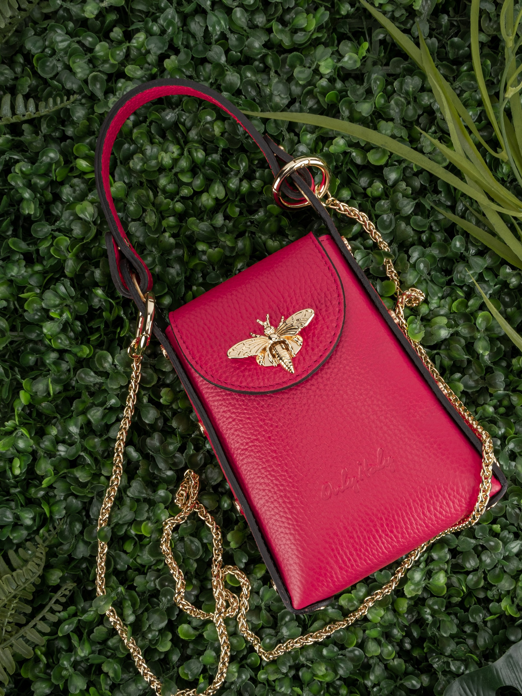 Предметная съёмка сумок для маркетплейсов. Предметный фотограф в Симферополе Антон Катунин