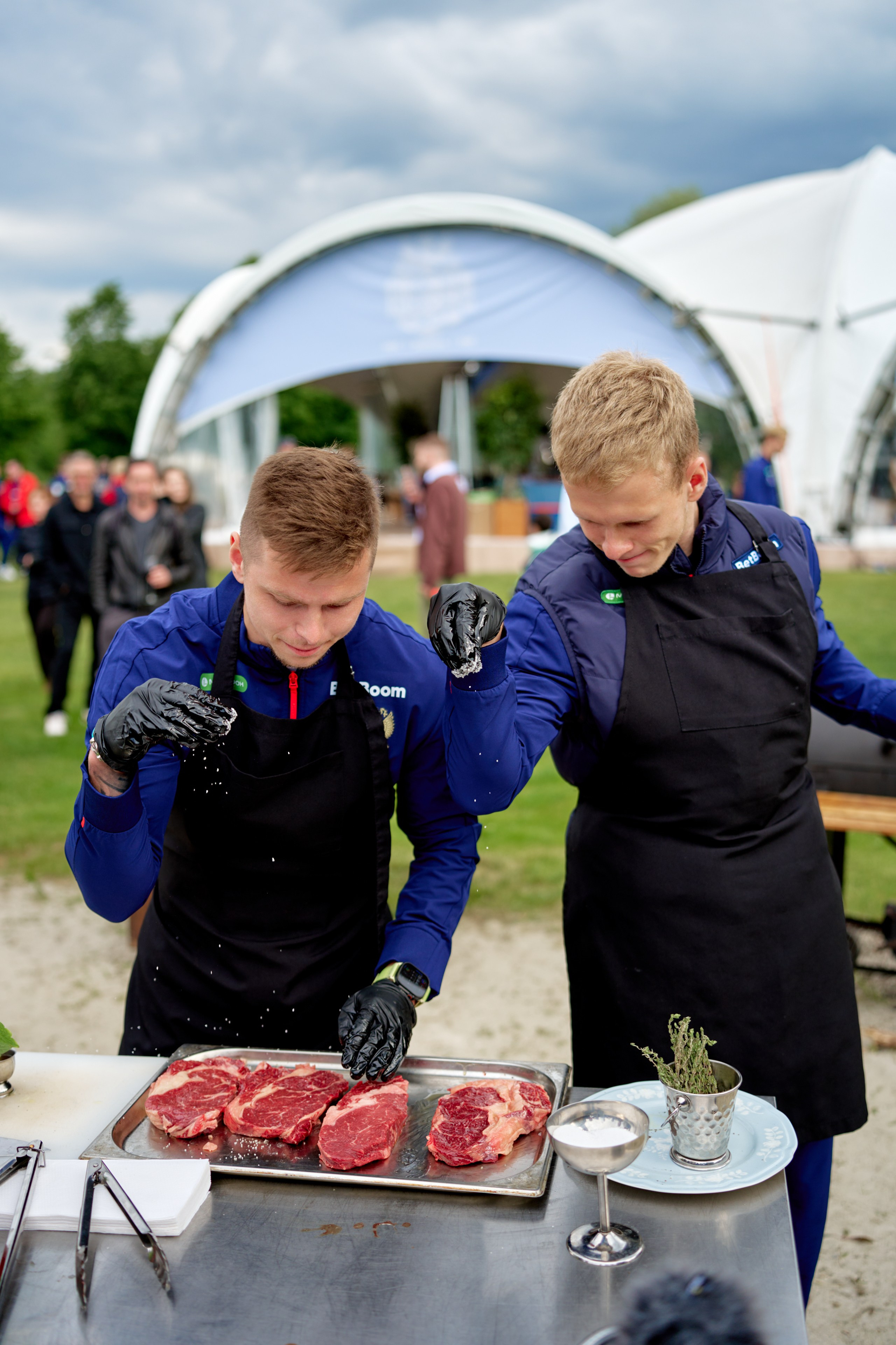 Пикник со сборной России по футболу. Олег Акентьев | Event | Culture Photographer | Inside events | public life Moscow & 🌎
