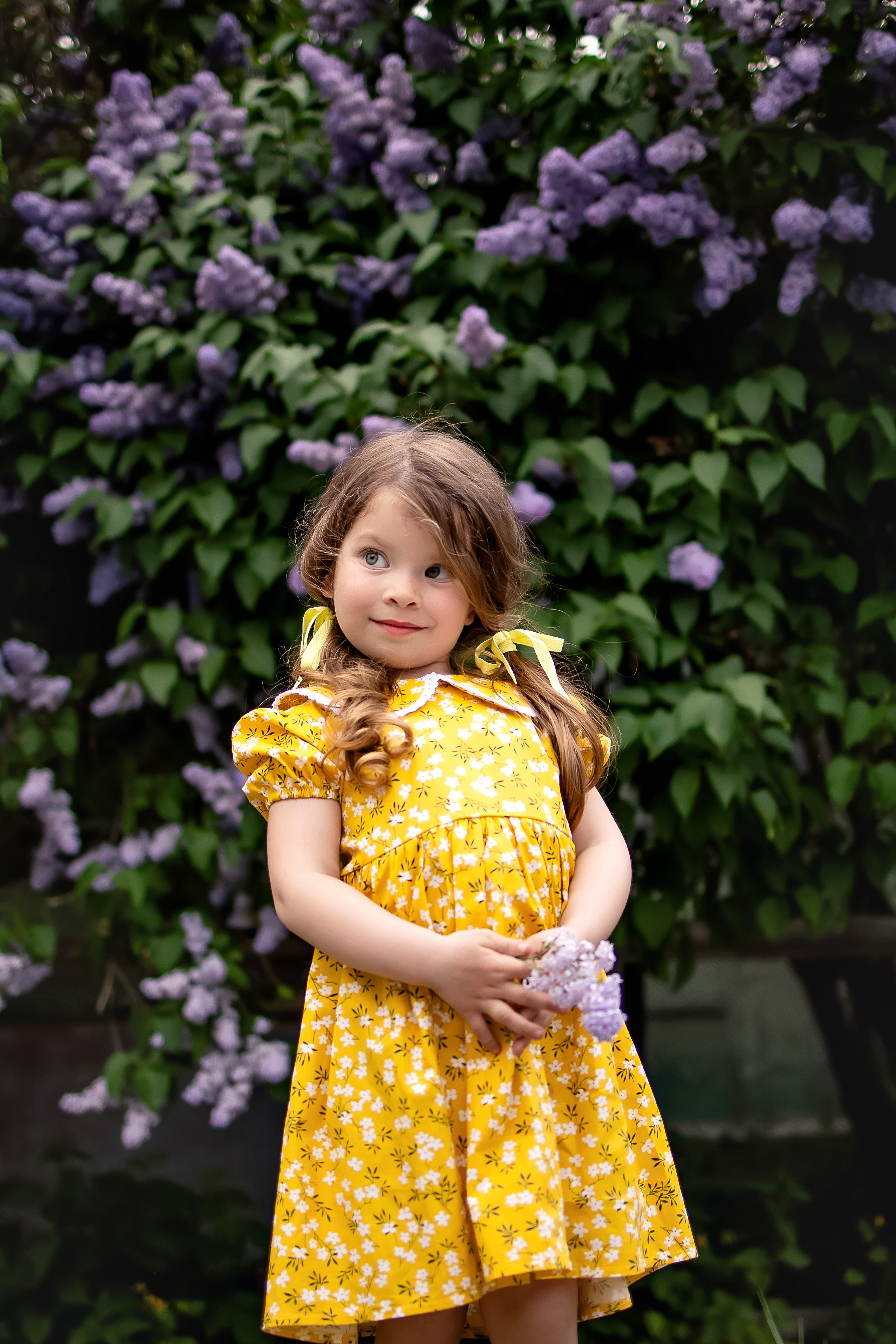 Анюта в сирени. Семейный и детский фотограф Оля в Тюмени