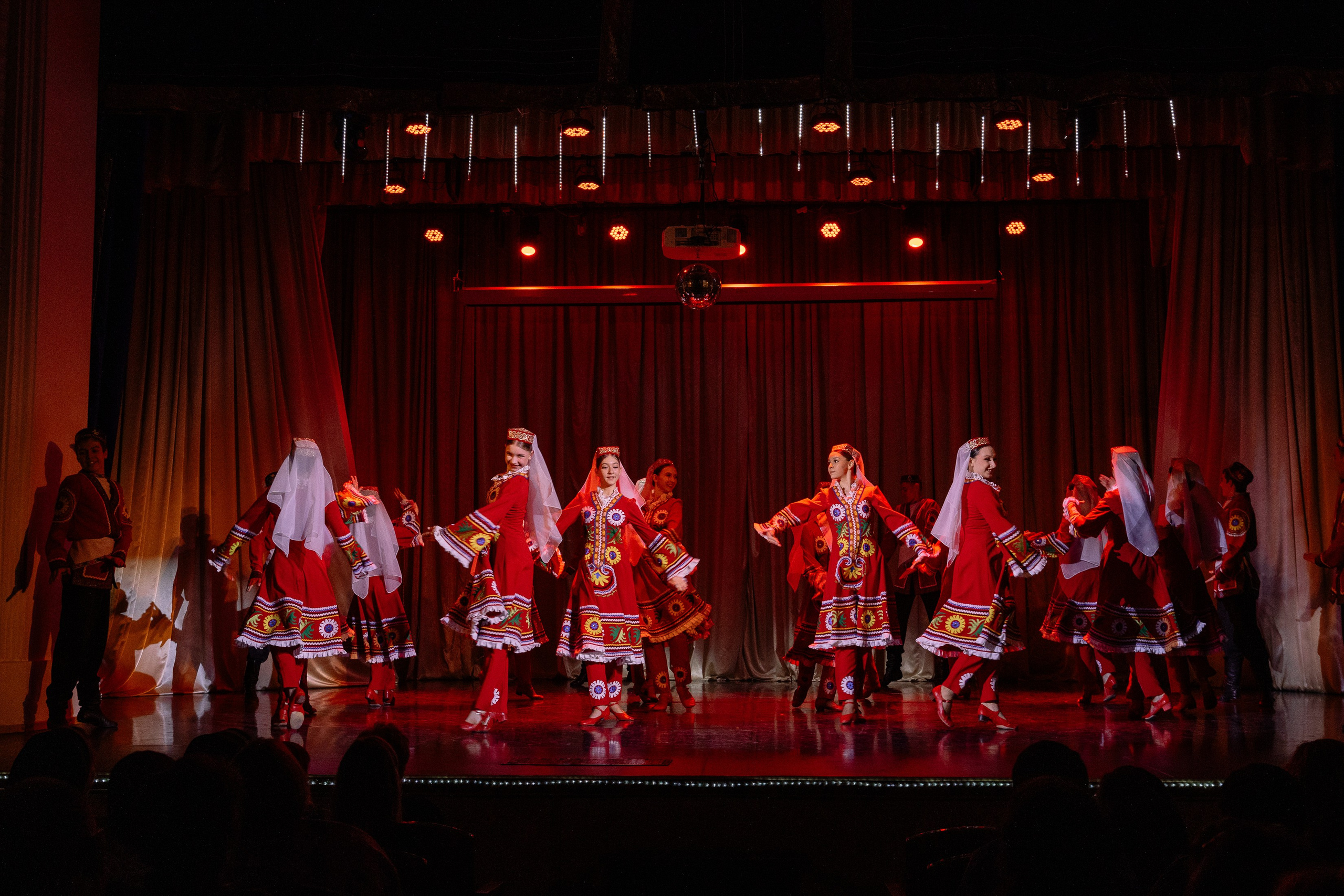 Сибирские узоры ДК Ефремова. Фотограф Юлия Мальцева