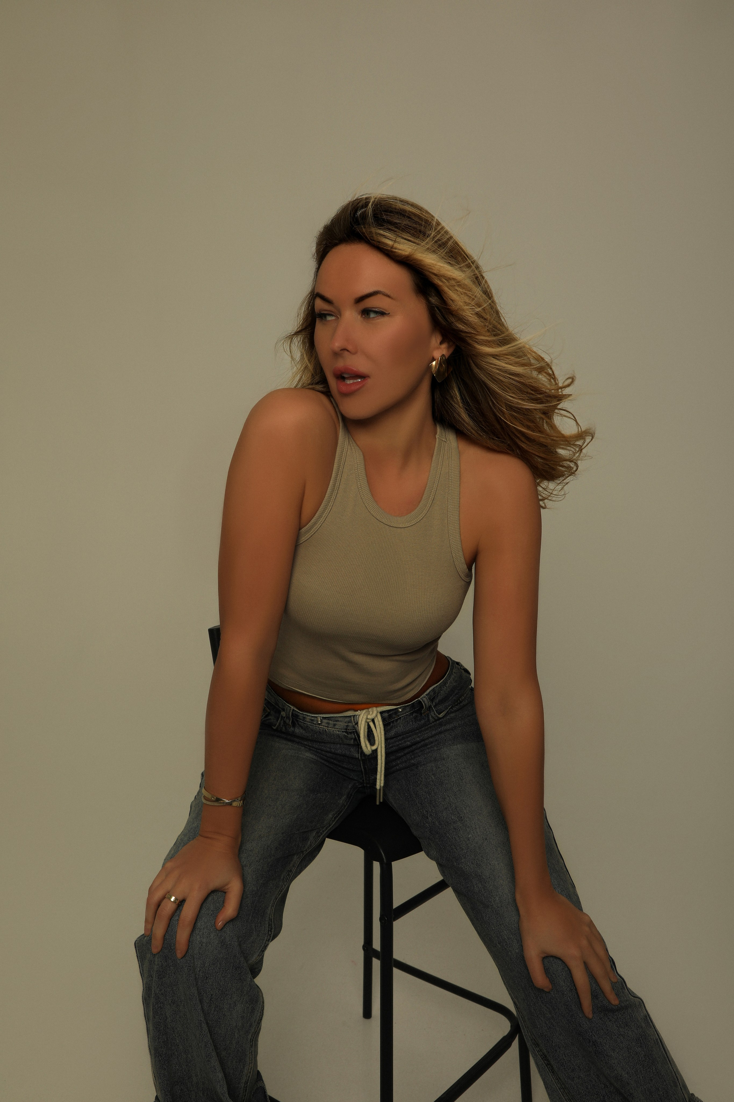 ЖЕНСКИЙ ПОРТРЕТ. Главная