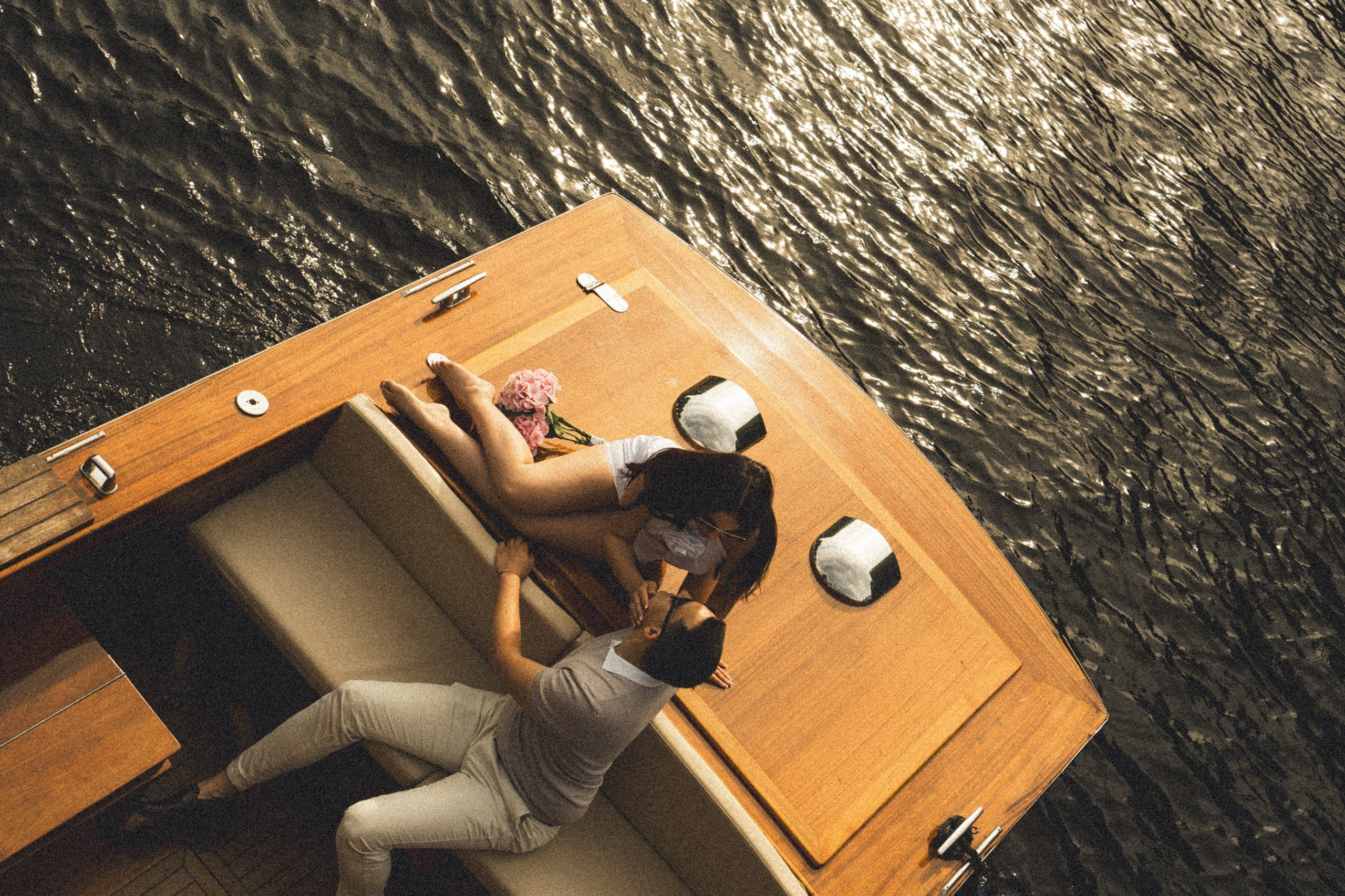 СВАДЕНБНАЯ СЬЕМКА НА КАТЕРЕ ПО КАНАЛАМ САНКТ-ПЕТЕРБУРГА И В АКВАТОРИИ НЕВЫ. Профессиональный фотограф, Санкт-Петербург — Виктория Богомолова