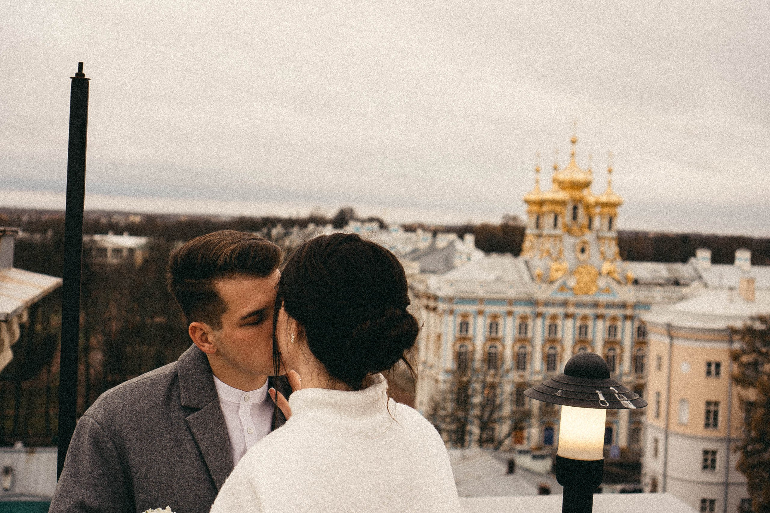 СВАДЕБНАЯ СЬЕМКА ПАРЫ В ГОРОДЕ ПУШКИН В ПАРКЕ ЕКАТЕРИНЕНСКОМ В НОЯБРЕ. Профессиональный фотограф, Санкт-Петербург — Виктория Богомолова
