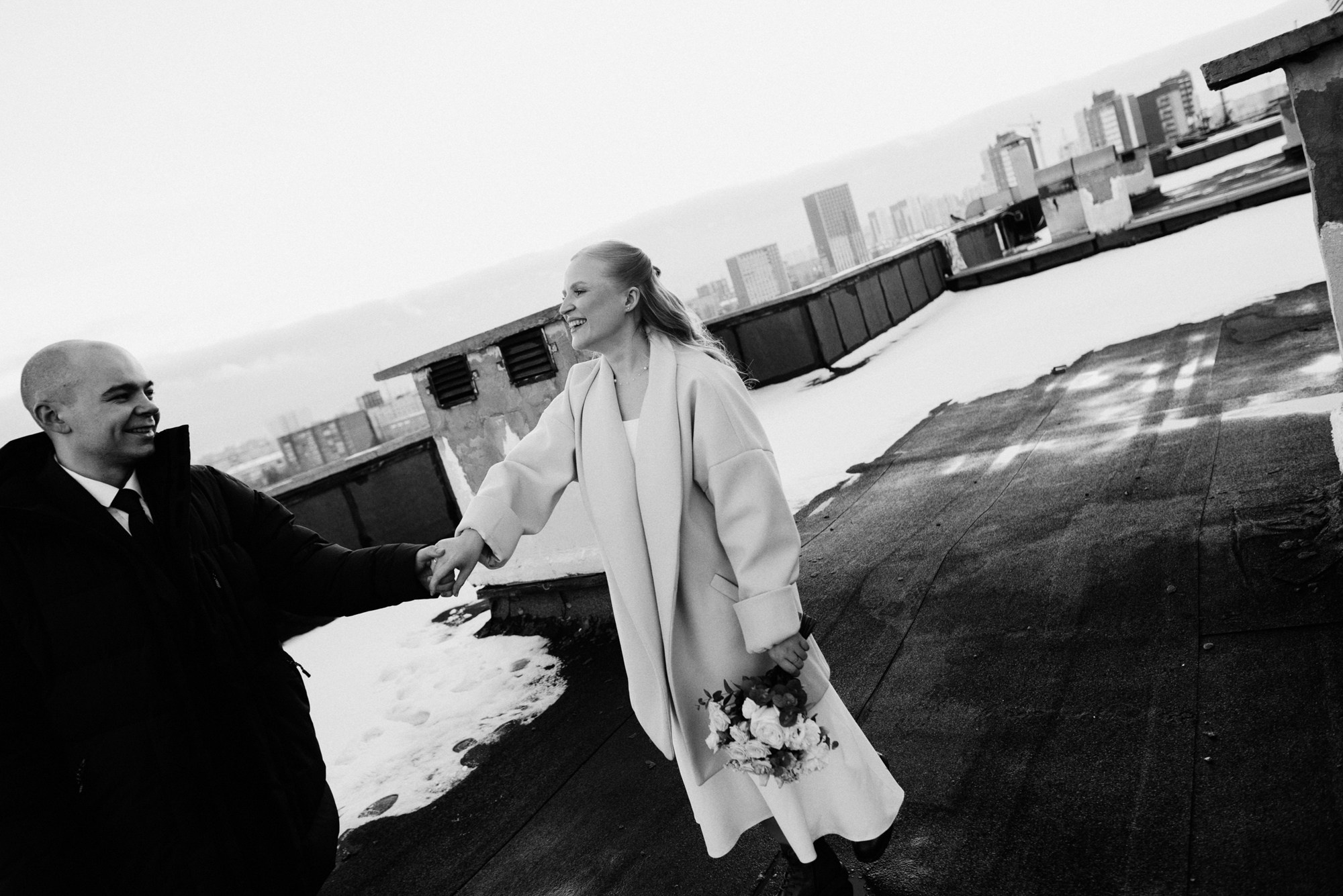 Свадебный фотограф в Тюмени — Фотосессия Максима и Лизы на крыше и в студии. Портретный фотограф Тюмень Дарья Мустафина