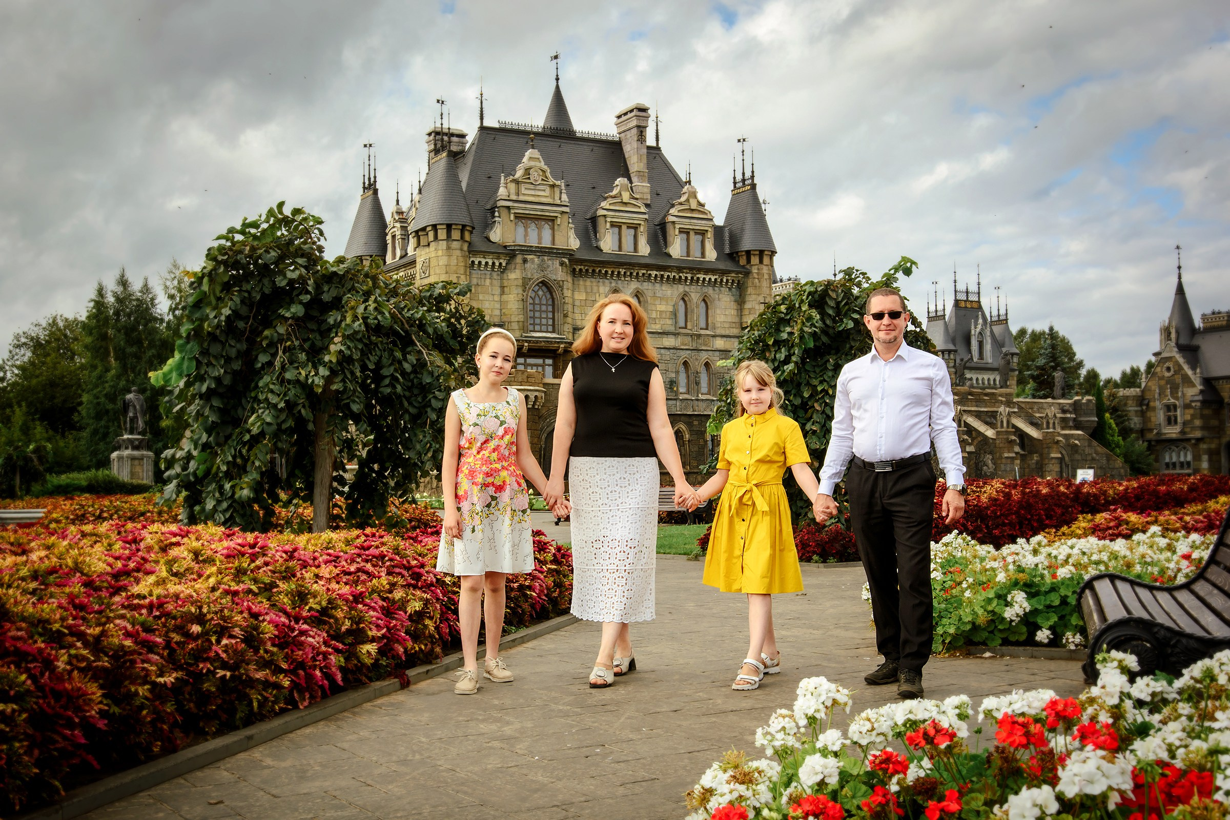Семейная фотосессия у Замка Гарибальди. Фотограф Оксана Сафонова г. Тольятти