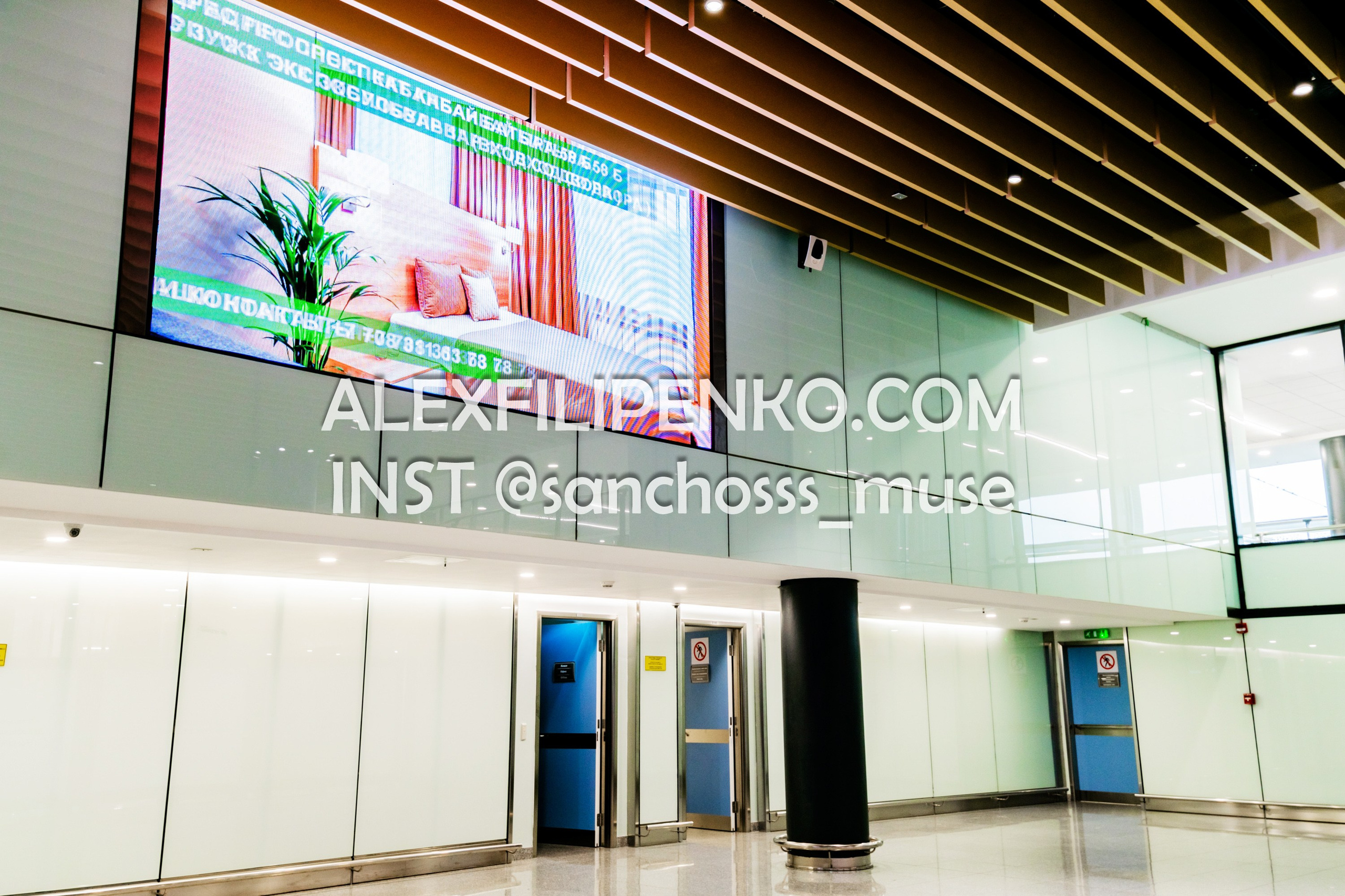 Фотосъемка для рекламного оператора MYD Production в Аэропорту Астаны. Фотограф интерьера недвижимости и архитектуры в Астане