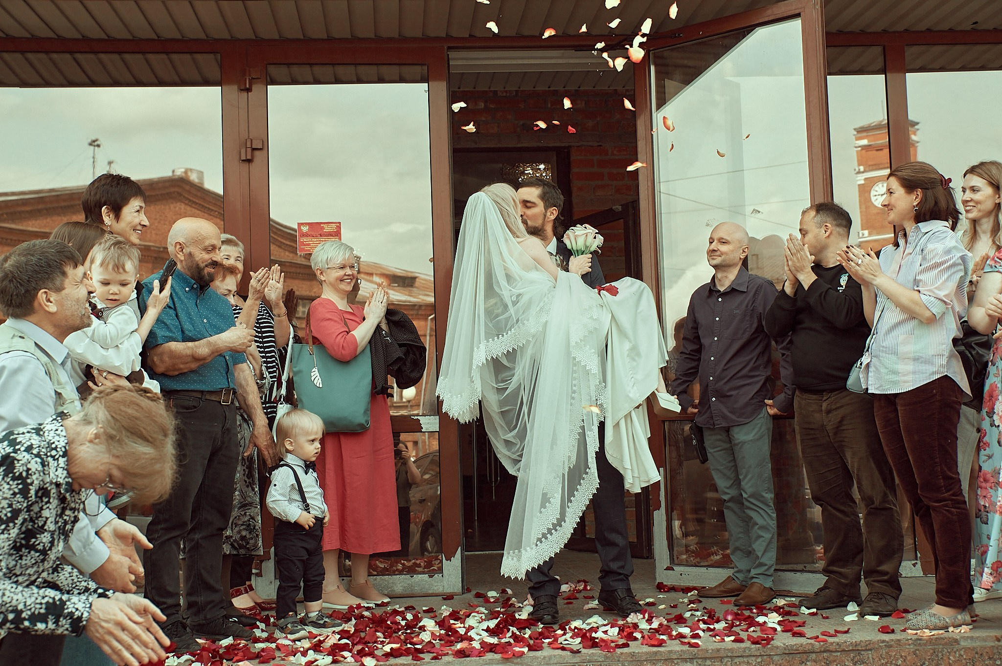 Свадебная съемка для Маргариты и Мирослава (Сборы невесты, ЗАГС). Женский фотограф в Череповце Даша Акулич