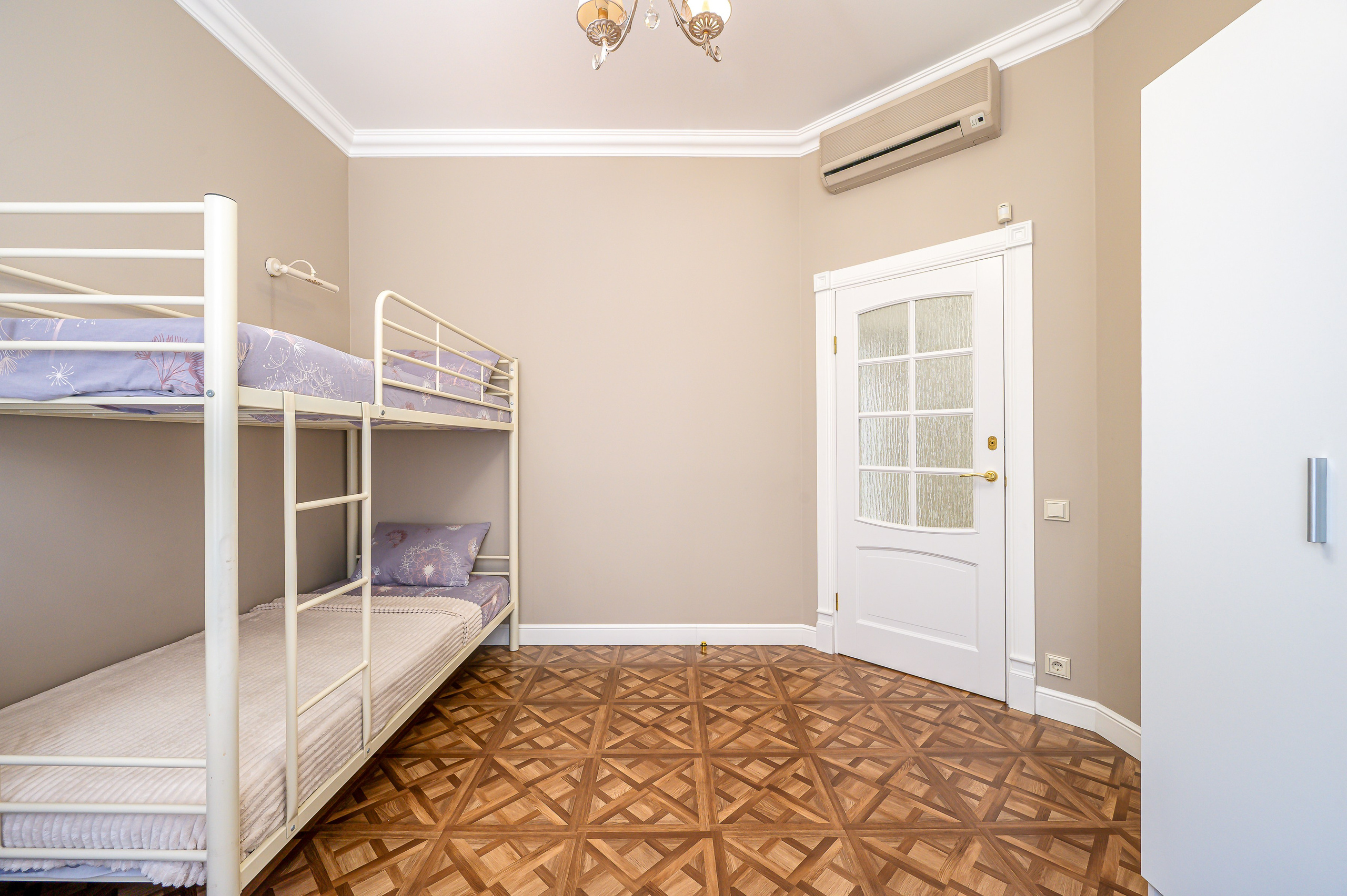 Квартира под посуточную аренду на Ул. Казанской в СПб. Интерьерный фотограф. Фото- видеосъемка недвижимости Санкт-Петербург