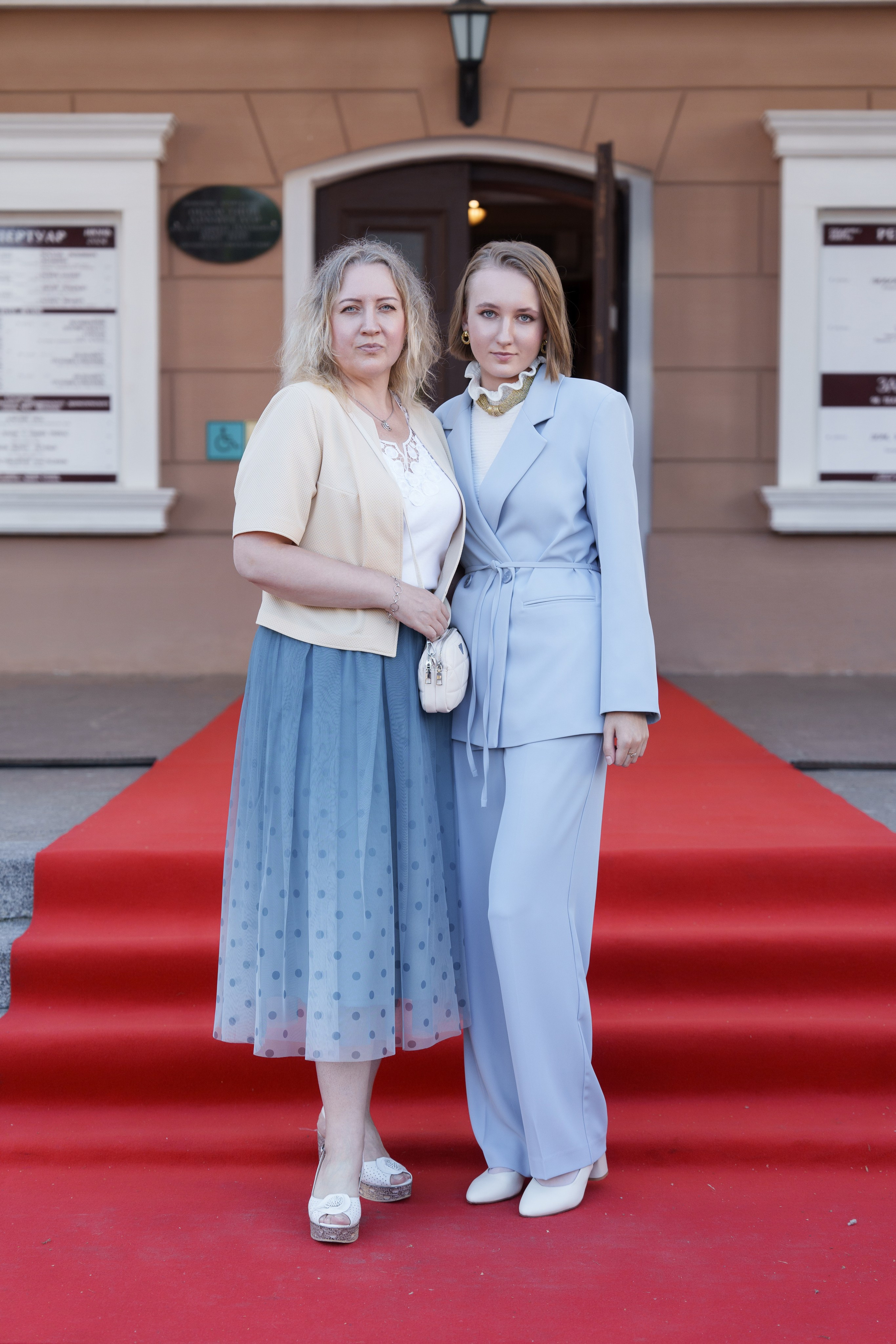 Выпускной Гимназия 7. Свадебный и репортажный фотограф Элина Козырьянова