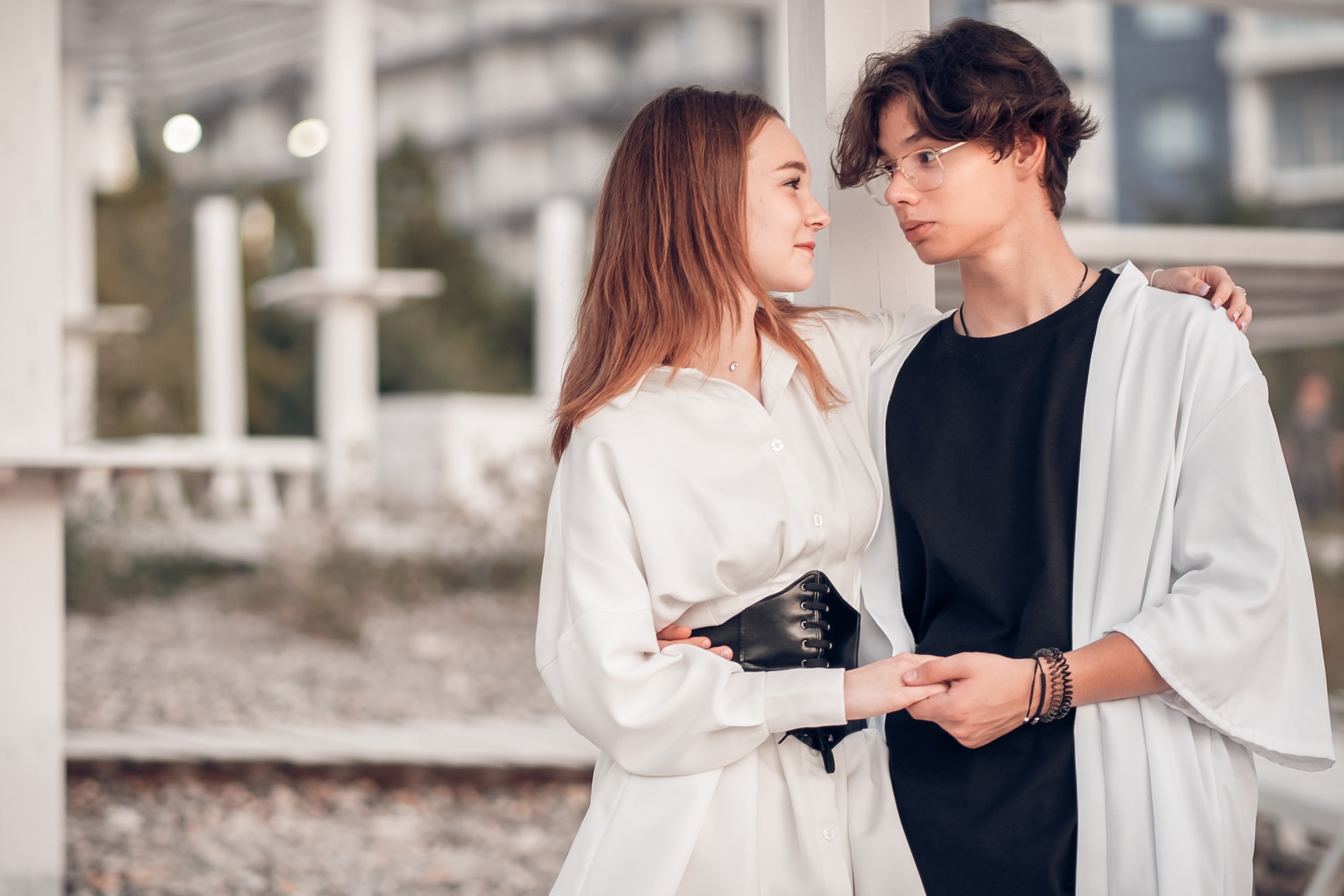 Романтическая фотоистория на закате пляжа Аквамарин. Церковный фотограф Севастополь