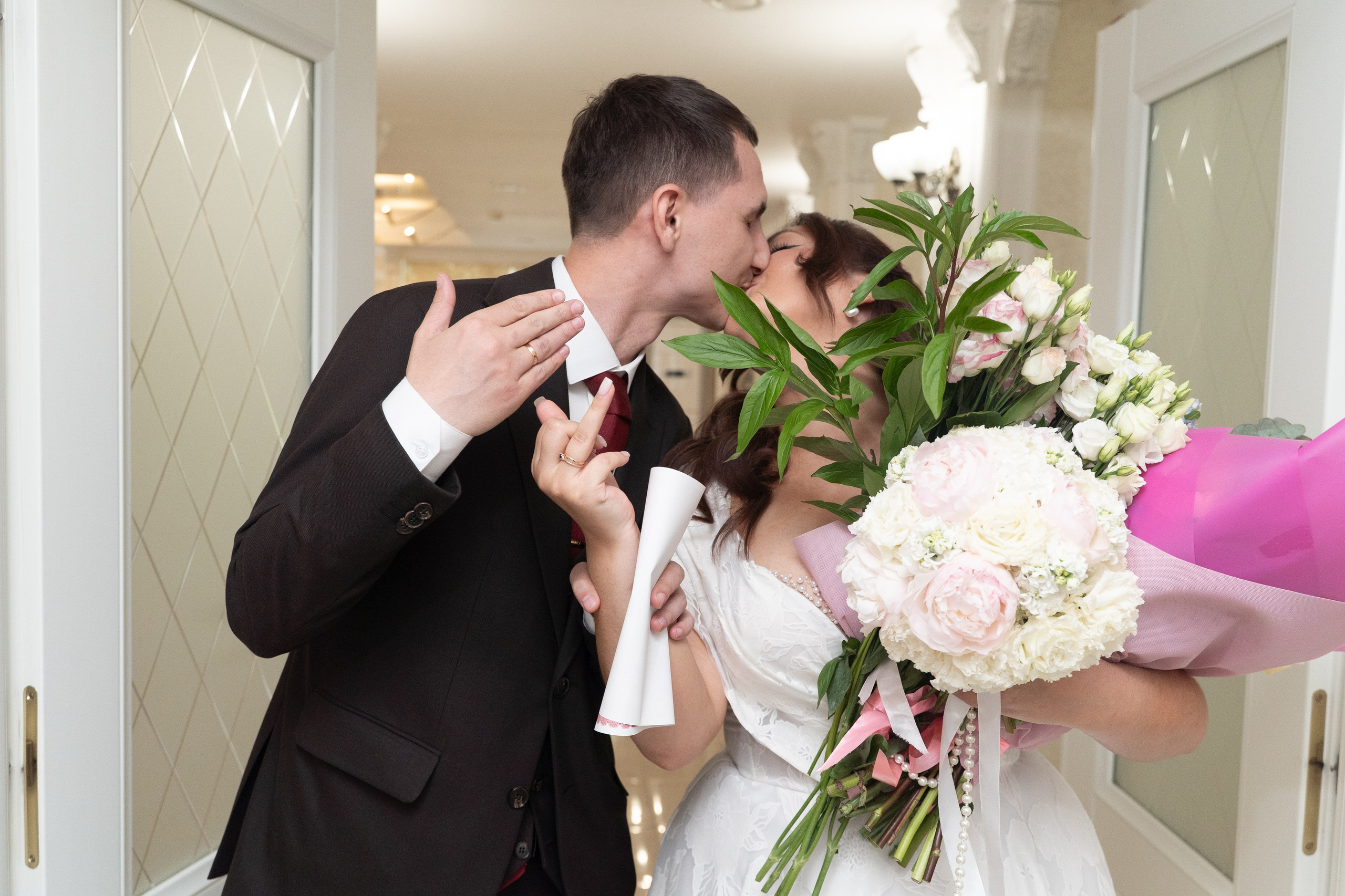 История в ЗАГСе Петергофа. Professional photoartist in St. Petersburg (wedding, reportage, portrait, model book, love story) Alexander Shvedov