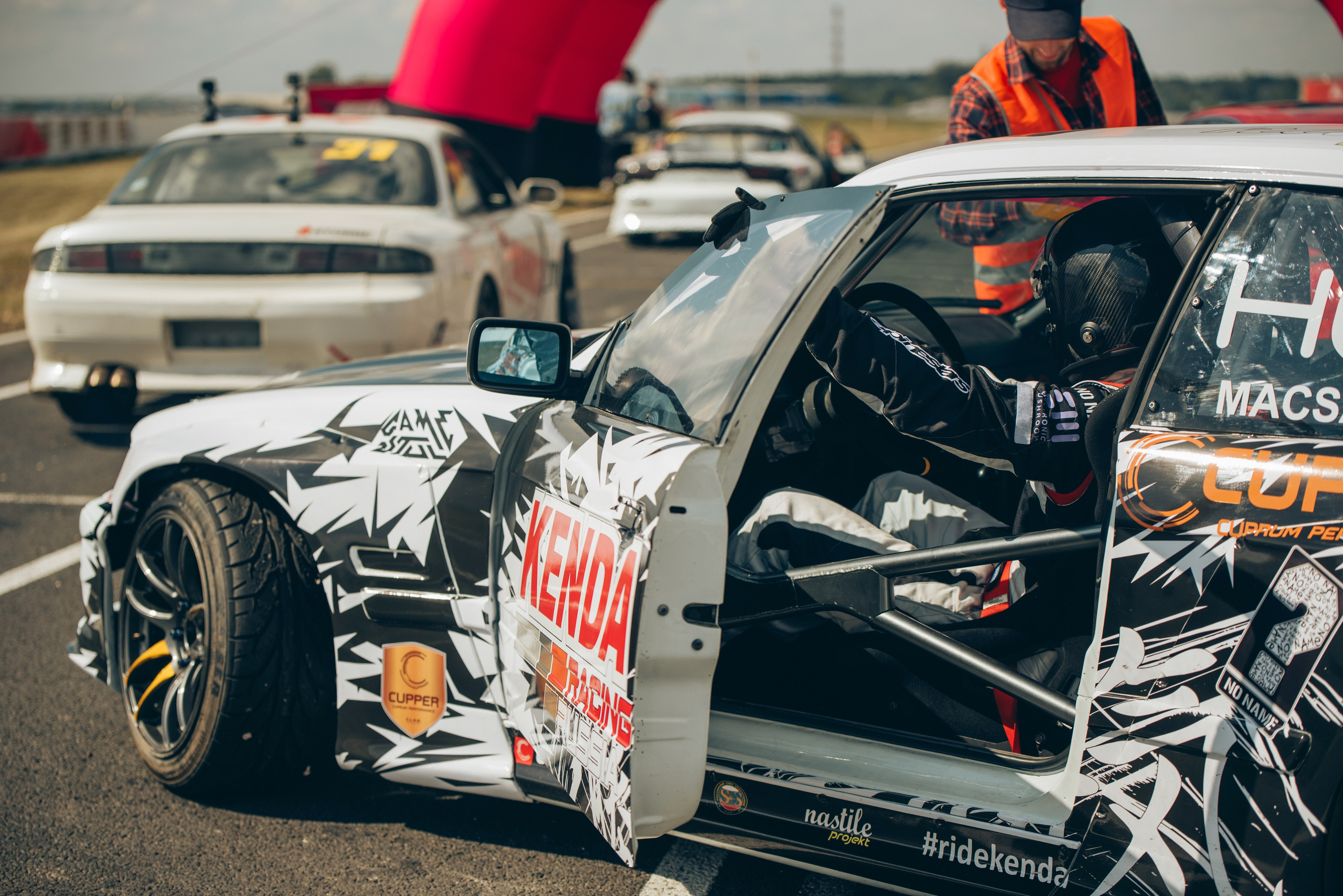 Rds запад ADM Raceway. DeLorein