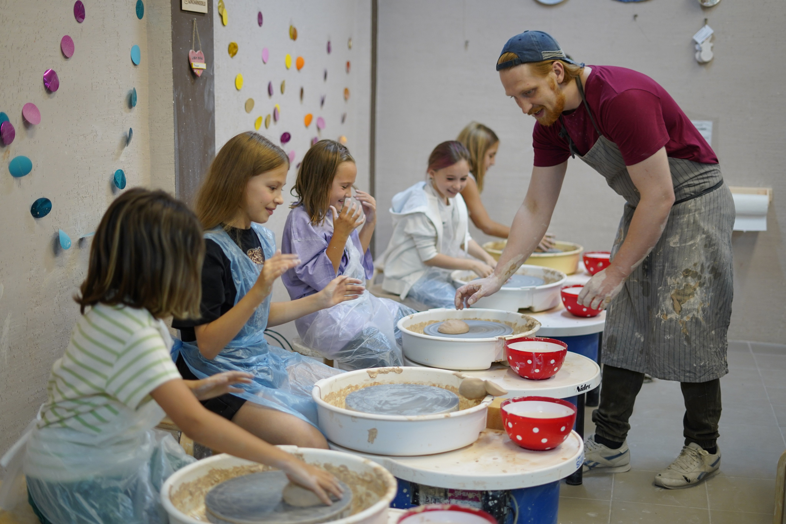 Сьемка в гончарной мастерской. Главная