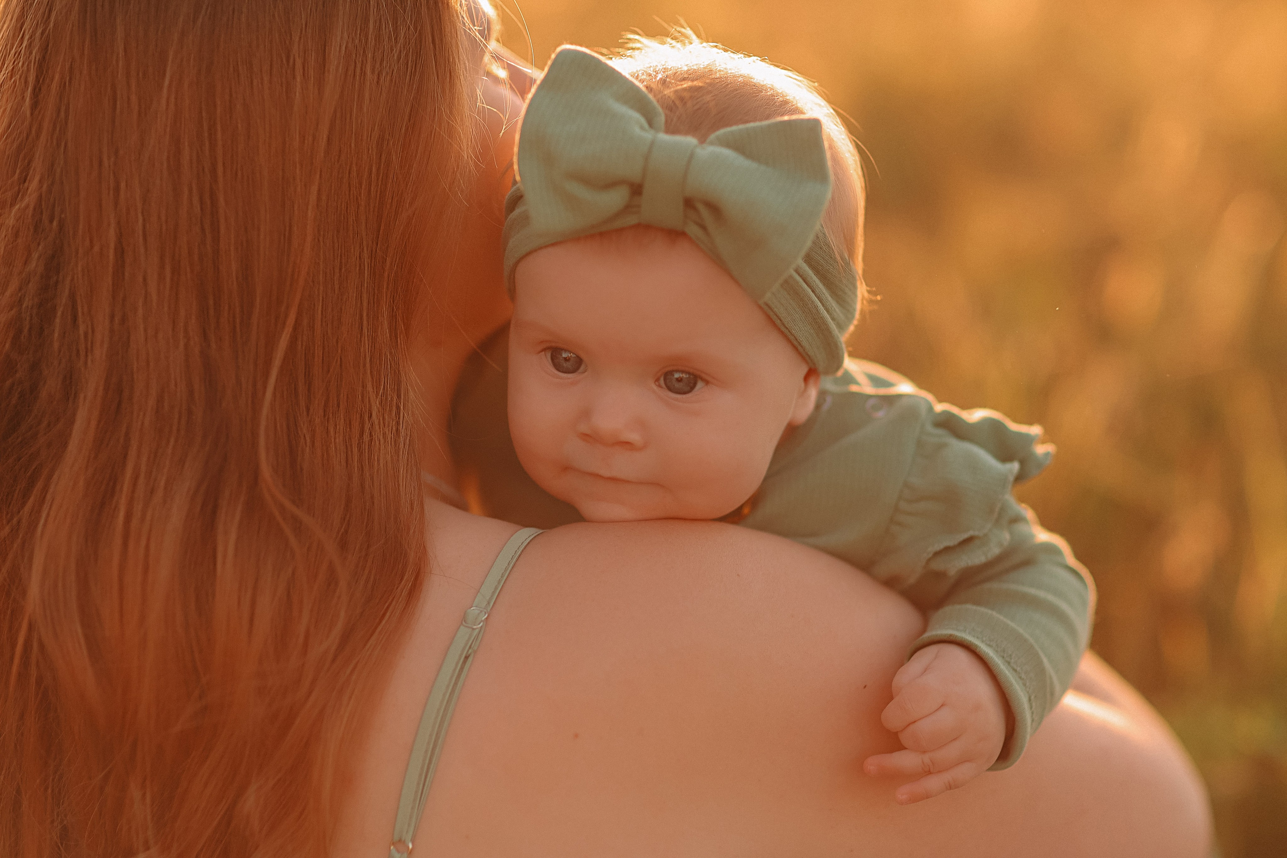 Закатное поле семейная. Семейный фотограф Тюмень, фотограф на роды Салмина Мария