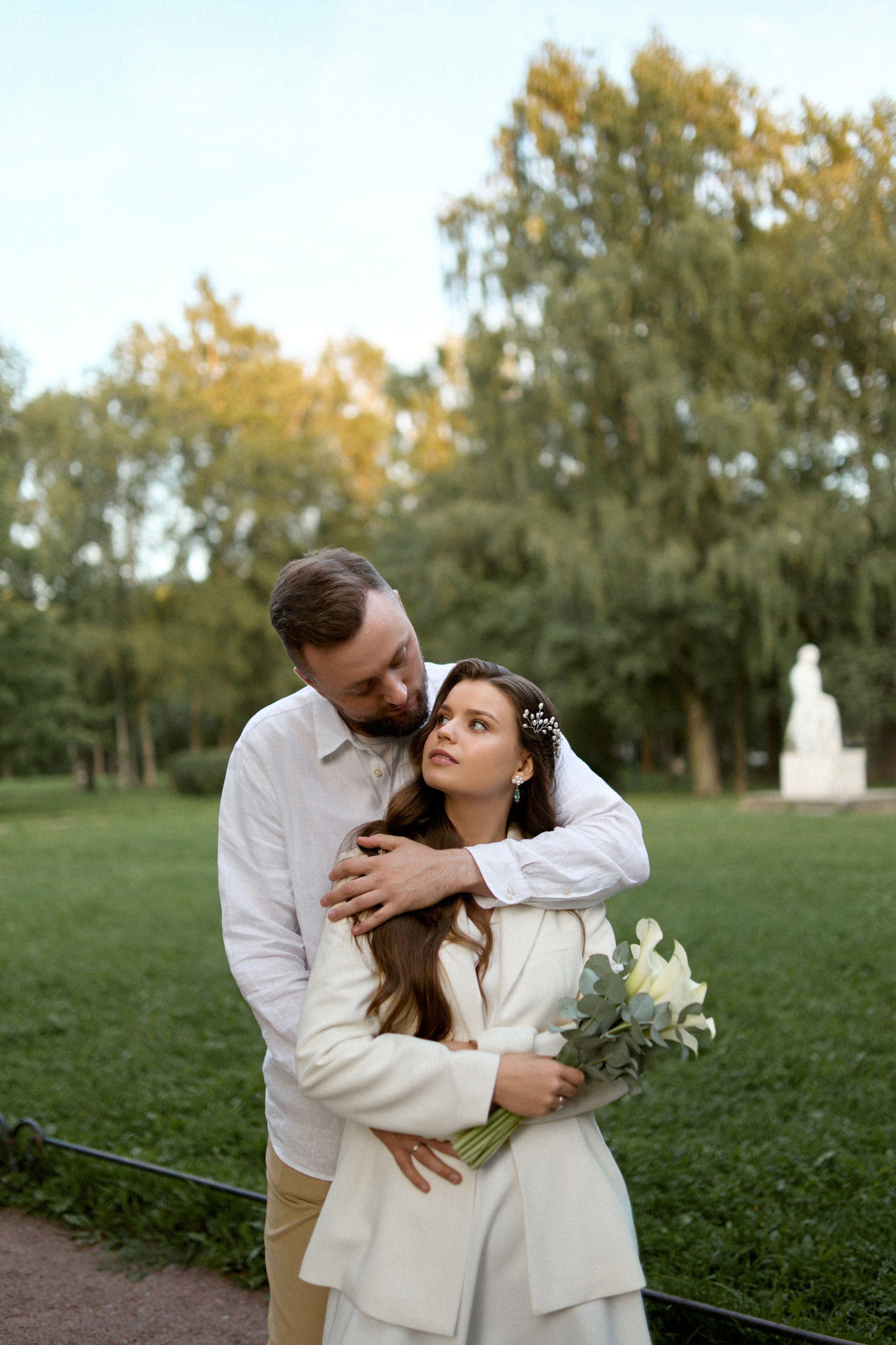 Летняя свадебная фотосессия на Чернышевской. Сестры Карабаза. Фотографы и ретушеры в Москве и Санкт-Петербурге