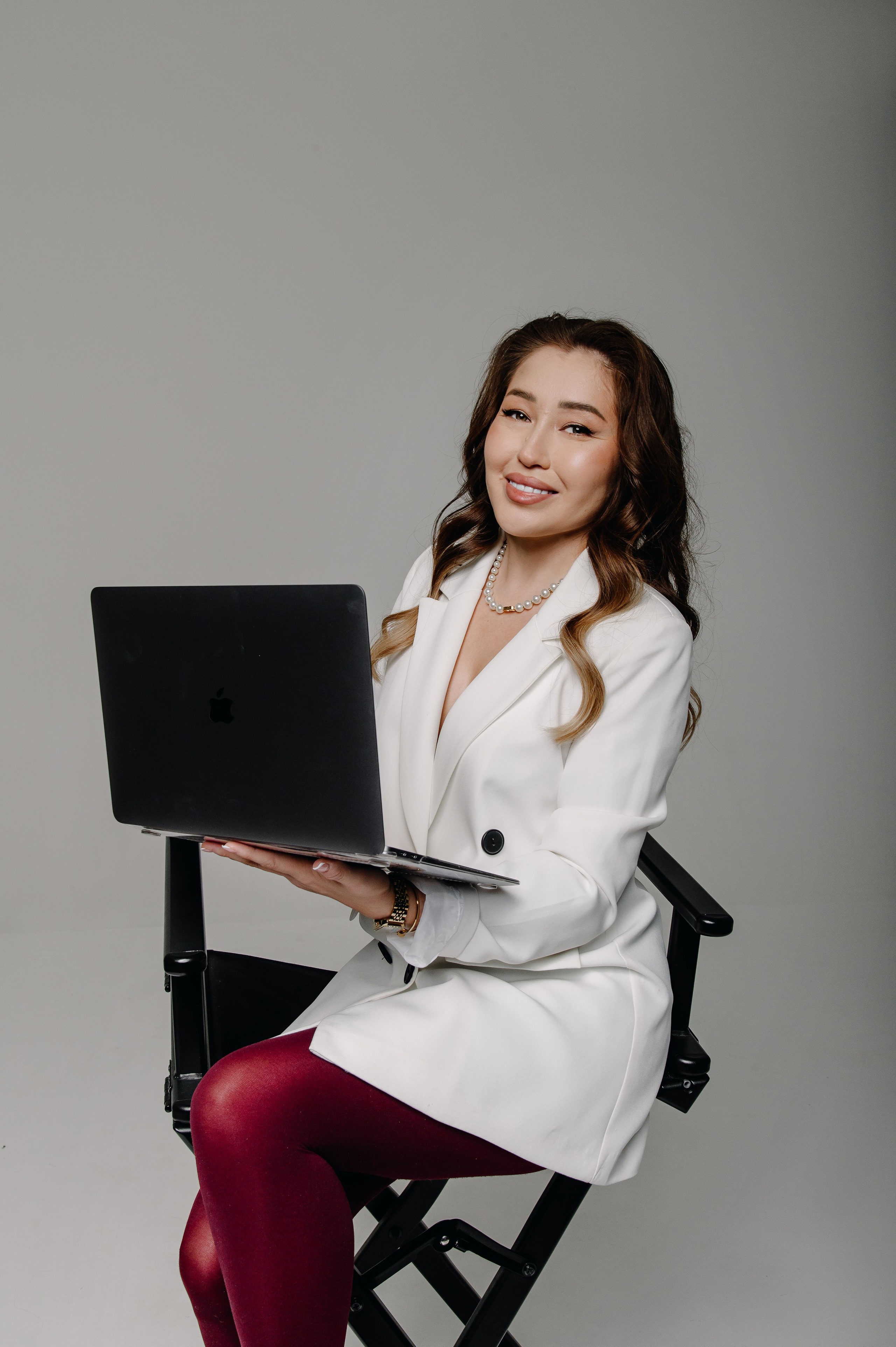 Бизнес-фотосессия для Каспи специалиста в Караганде. Свадебный фотограф Караганда