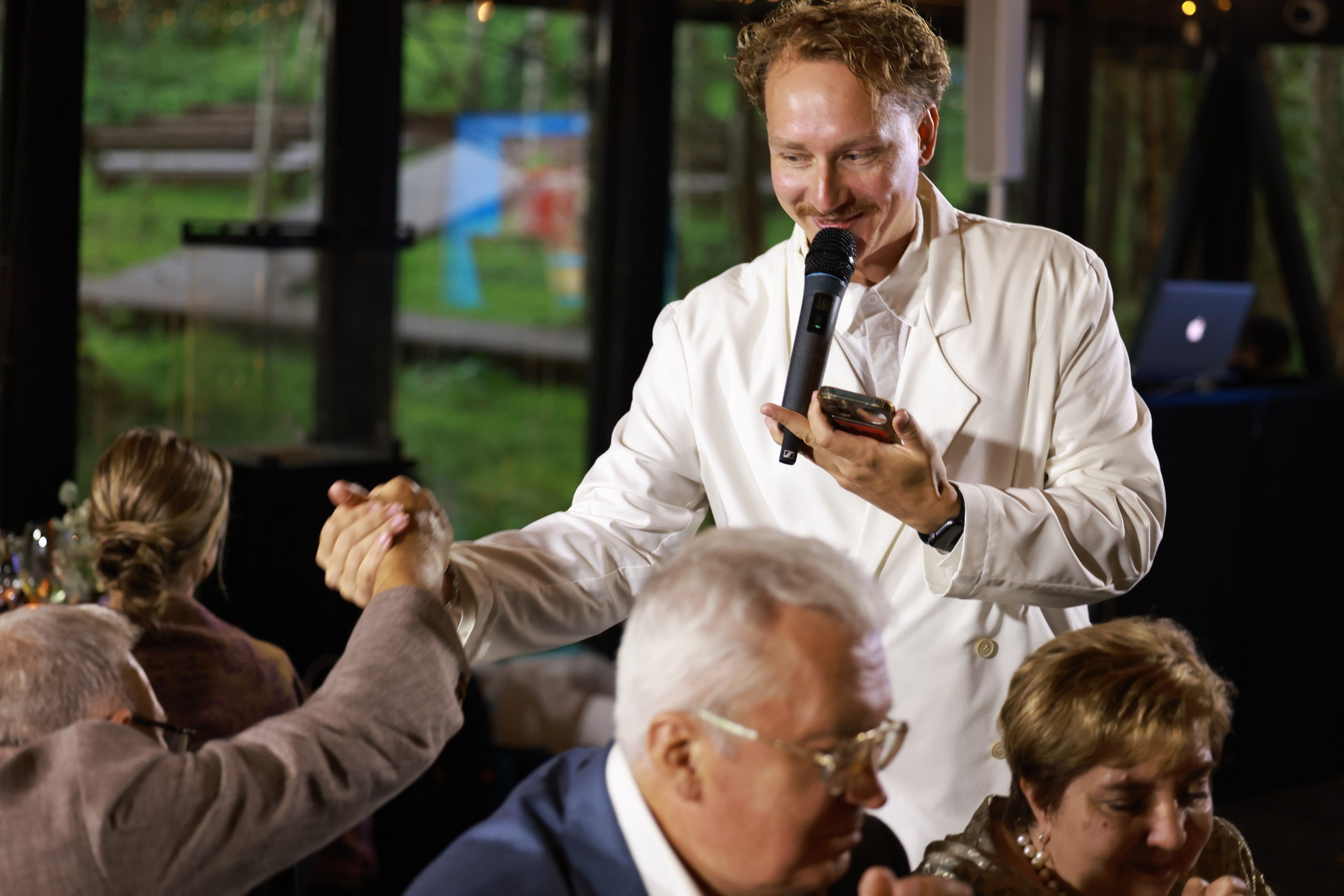 Ведущий Ураков. Подрядчики и друзья сети свадебных площадок House for wedding