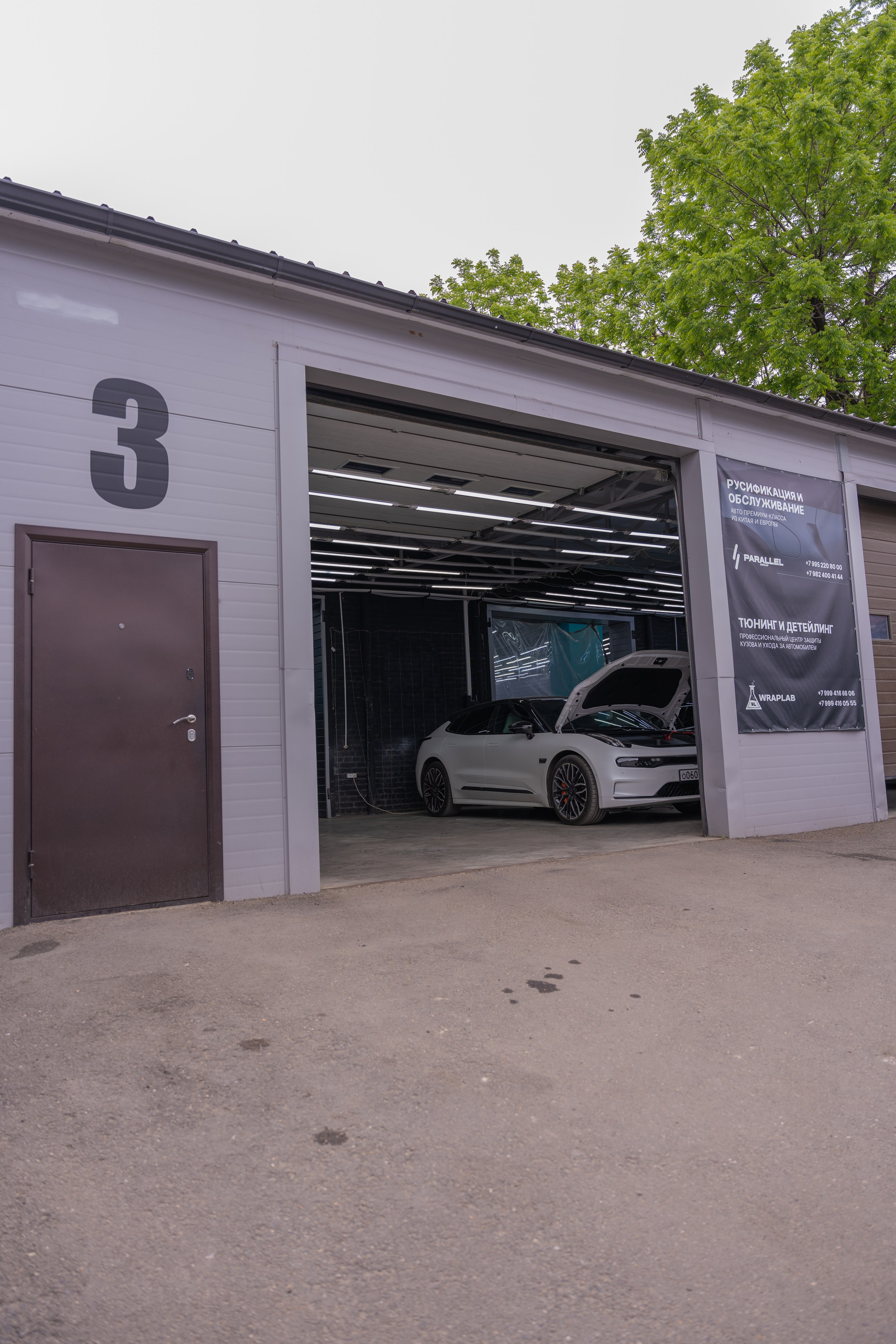 Интерьерная фотосъемка автосалона Elrus в Краснодаре. Zeekr, LiXiang Профессиональная фотосъемка интерьера премиум-автосалона в Краснодаре. Шедевры для Вас! Фотограф и Видеограф в Краснодаре Пахиев Руслан